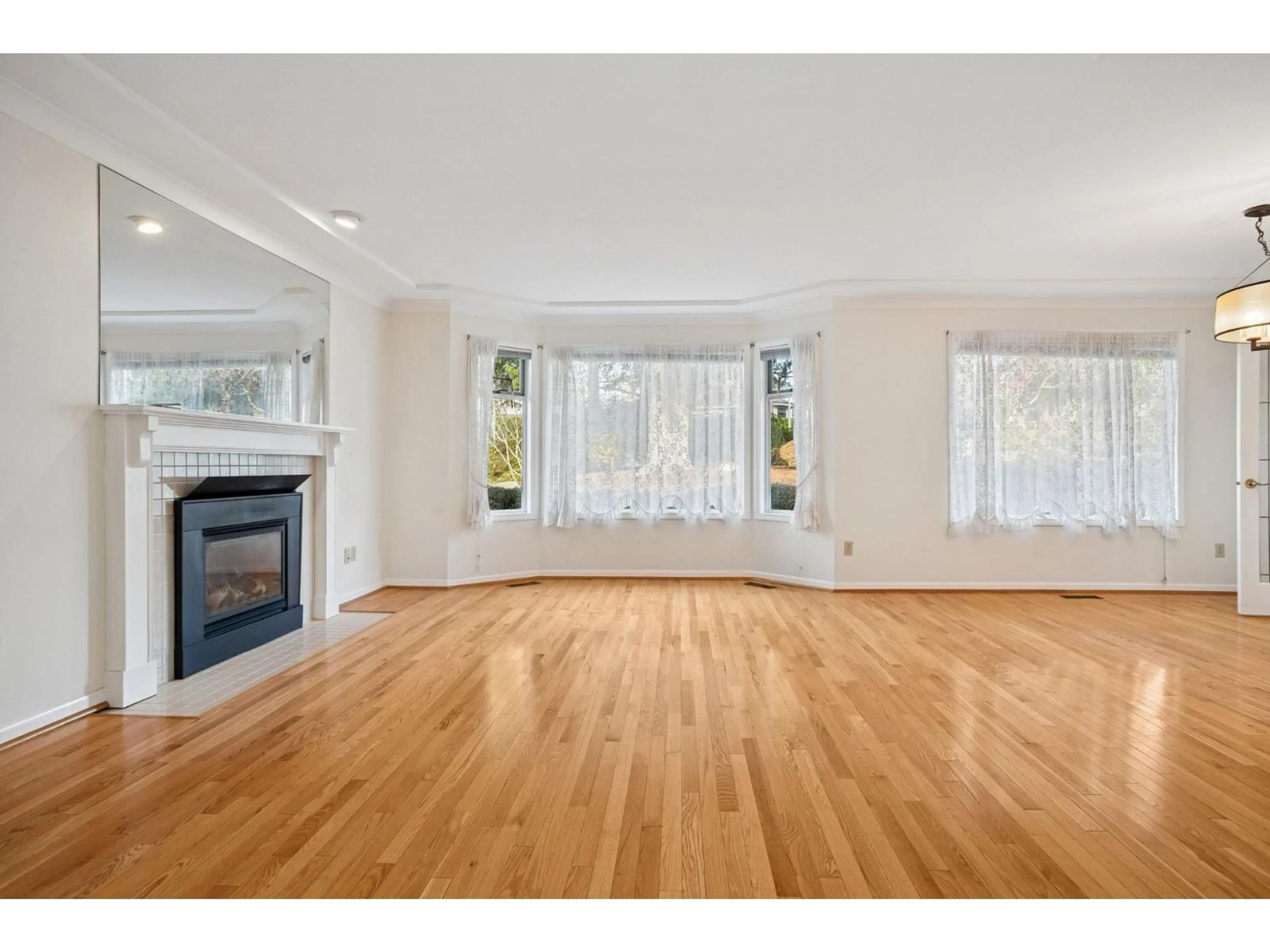 Unknown for 1 - 12923 17 AVENUE, Surrey British Columbia V4A8T2