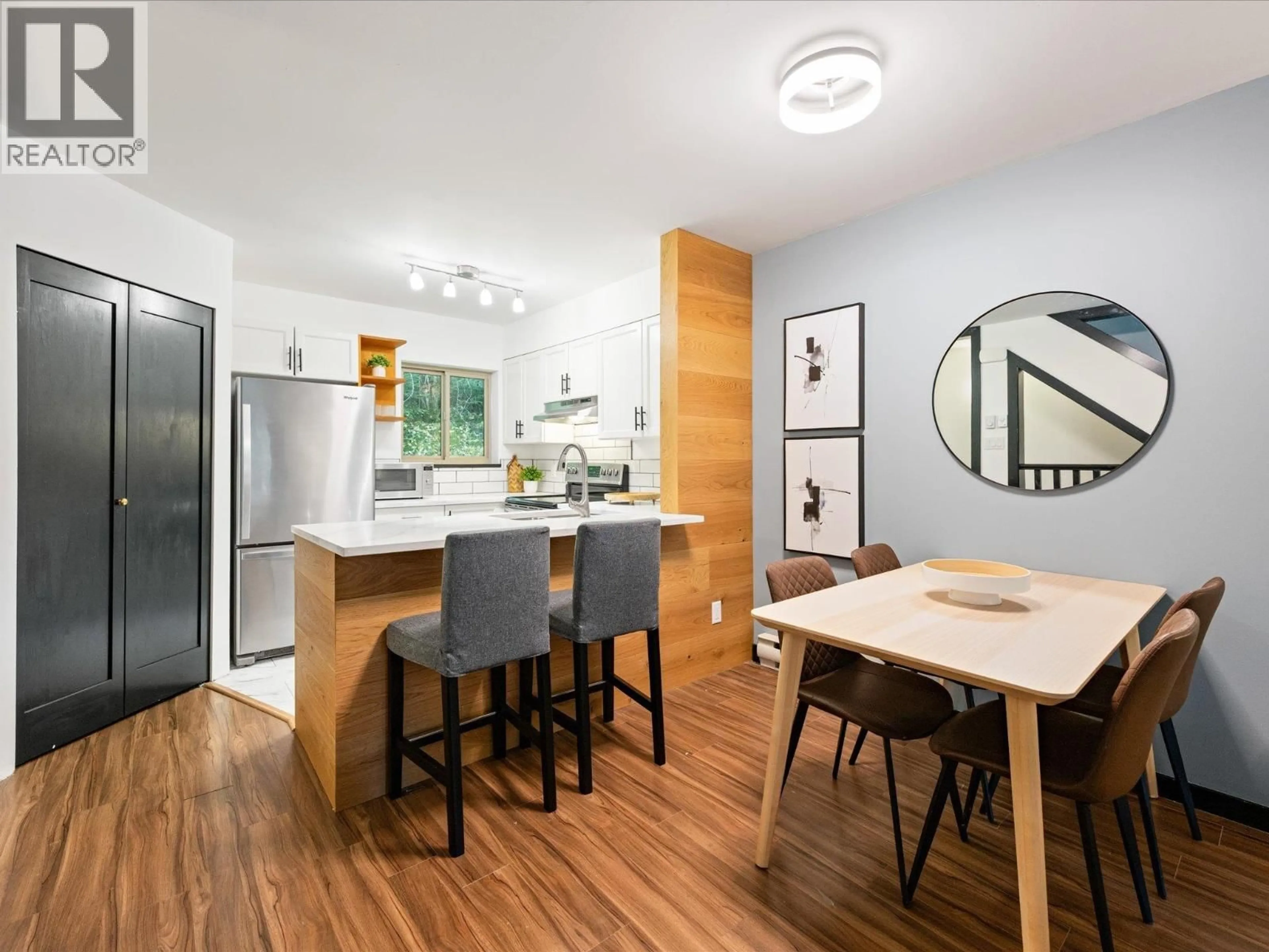 Open concept kitchen, wood/laminate floor for 20 - 3102 PANORAMA RIDGE, Whistler British Columbia V8E0V3