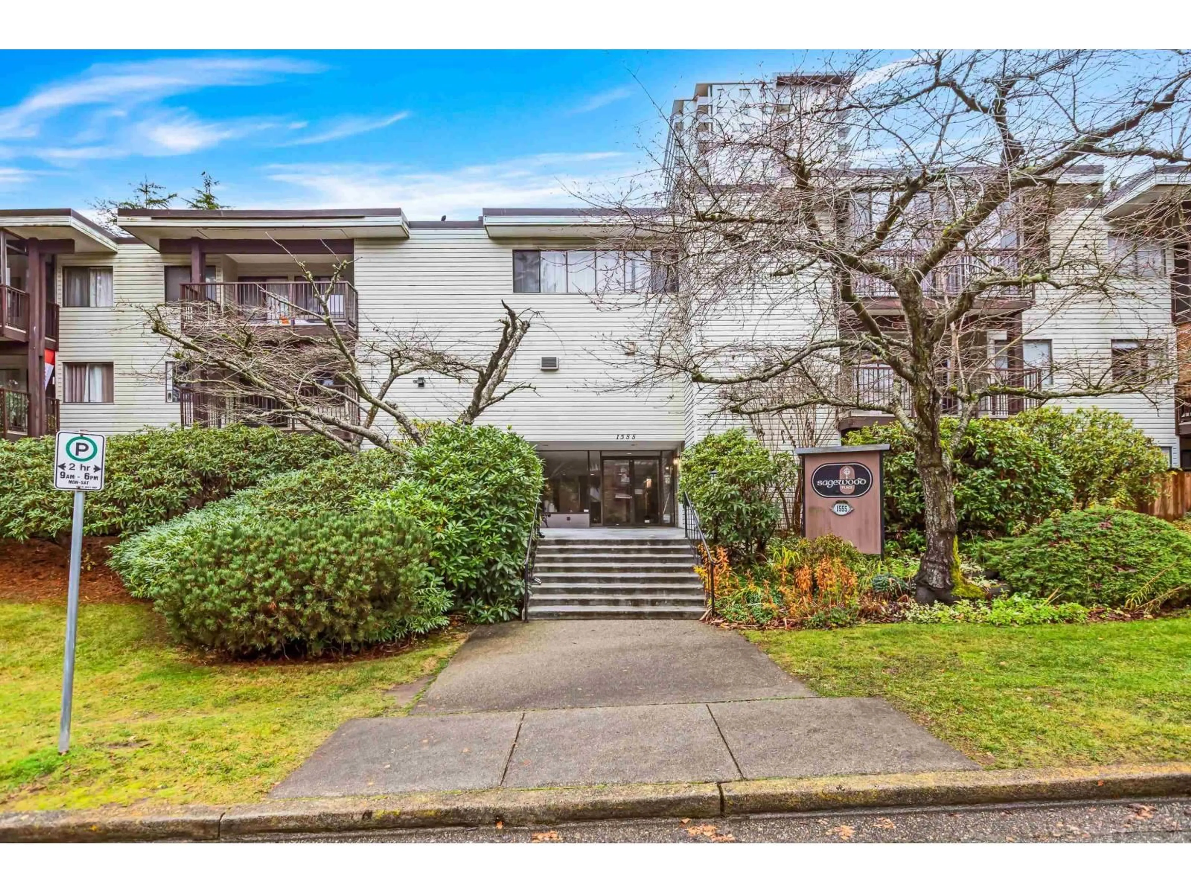 Indoor foyer for 107 - 1555 FIR STREET, White Rock British Columbia V4B4B6