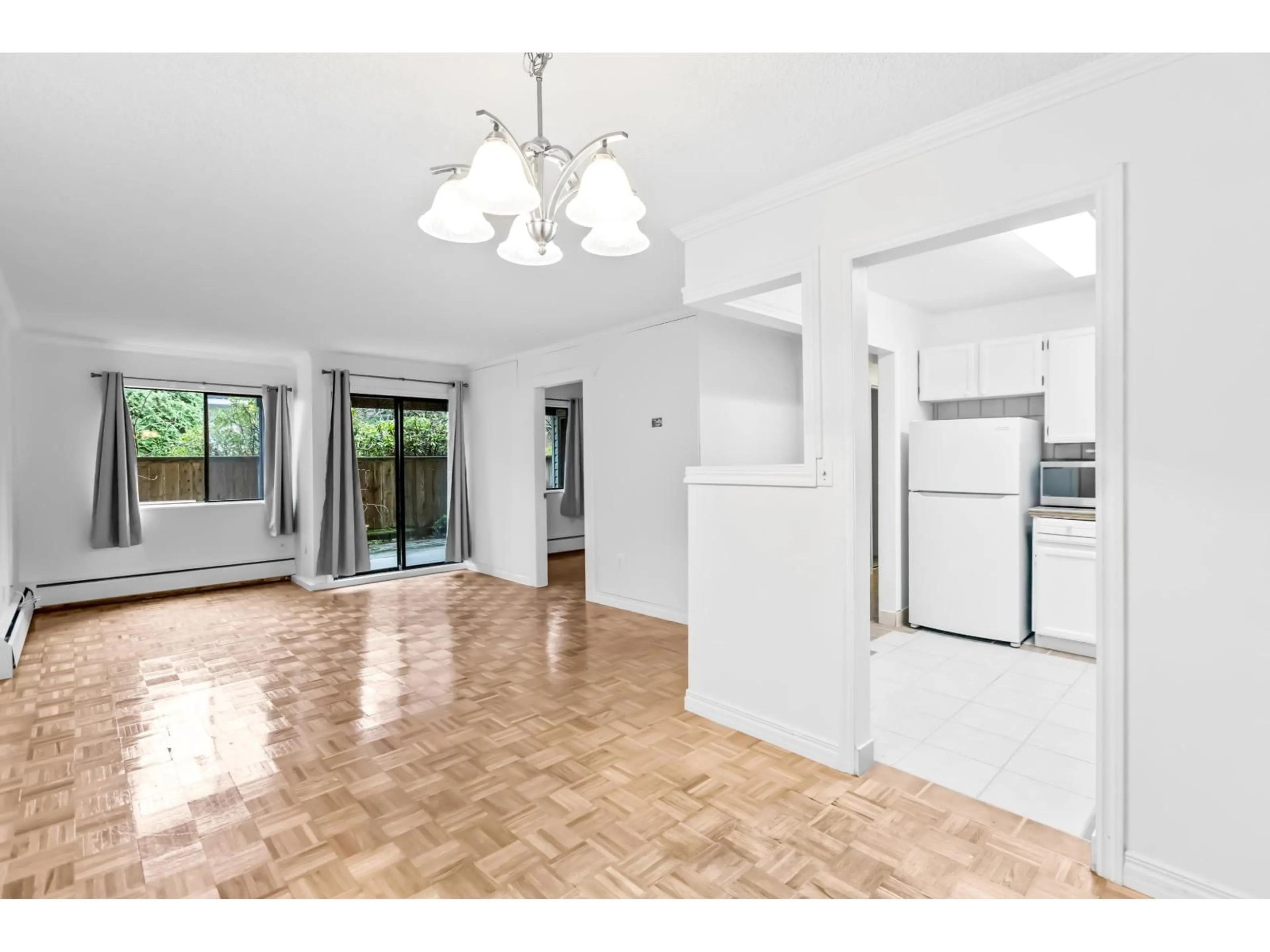 Unknown for 107 - 1555 FIR STREET, White Rock British Columbia V4B4B6