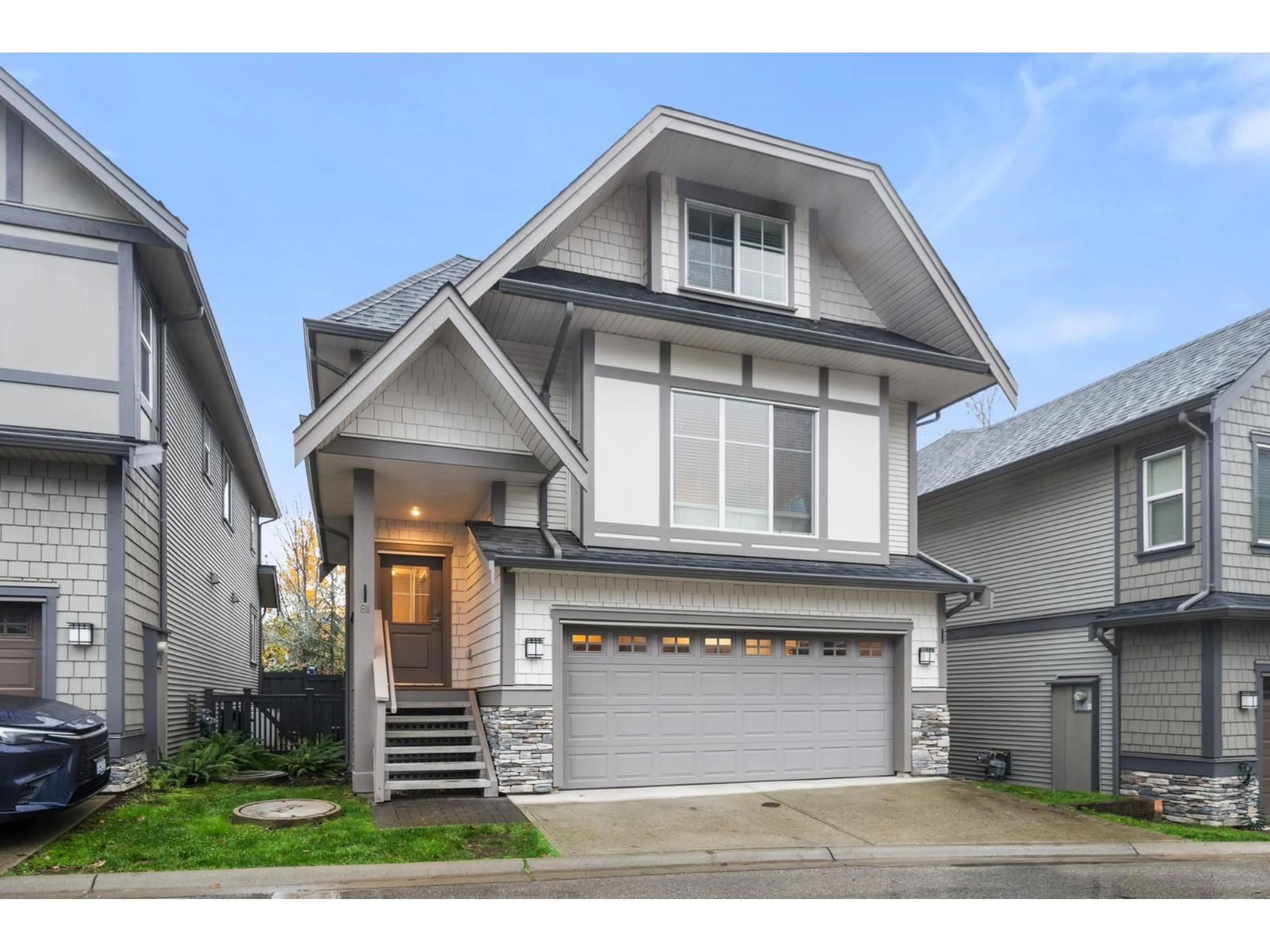 Home with vinyl exterior material, street for 81 - 8217 204B STREET, Langley British Columbia V2Y0V6