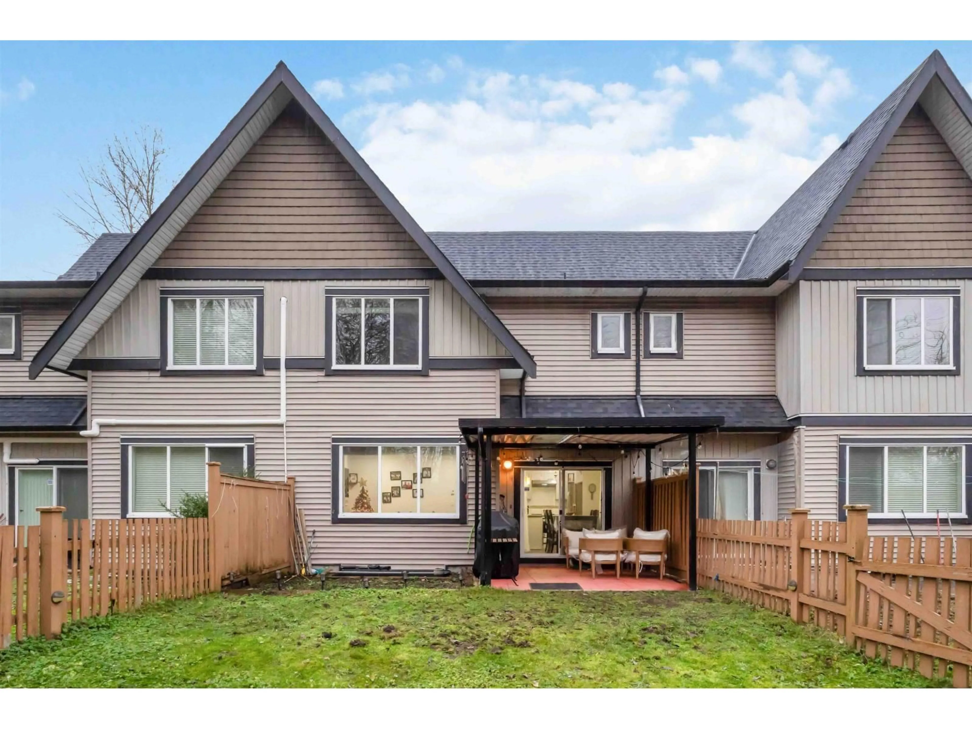 Unknown for 109 - 6739 137 STREET, Surrey British Columbia V3W9C4