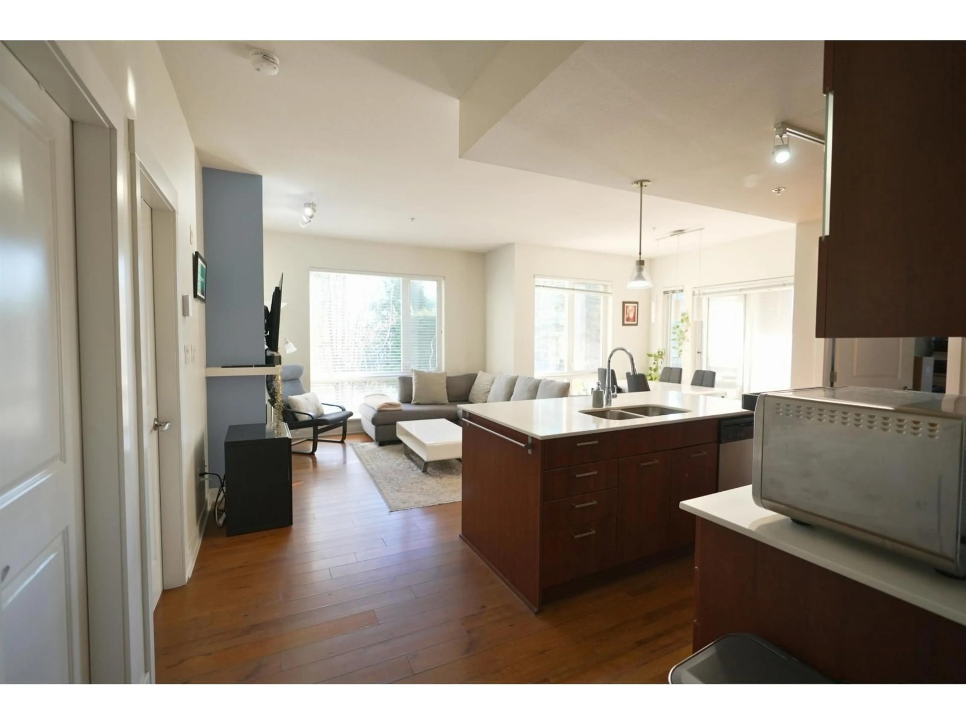 Open concept kitchen, unknown for 204 - 13339 102A AVENUE, Surrey British Columbia V3T0C5