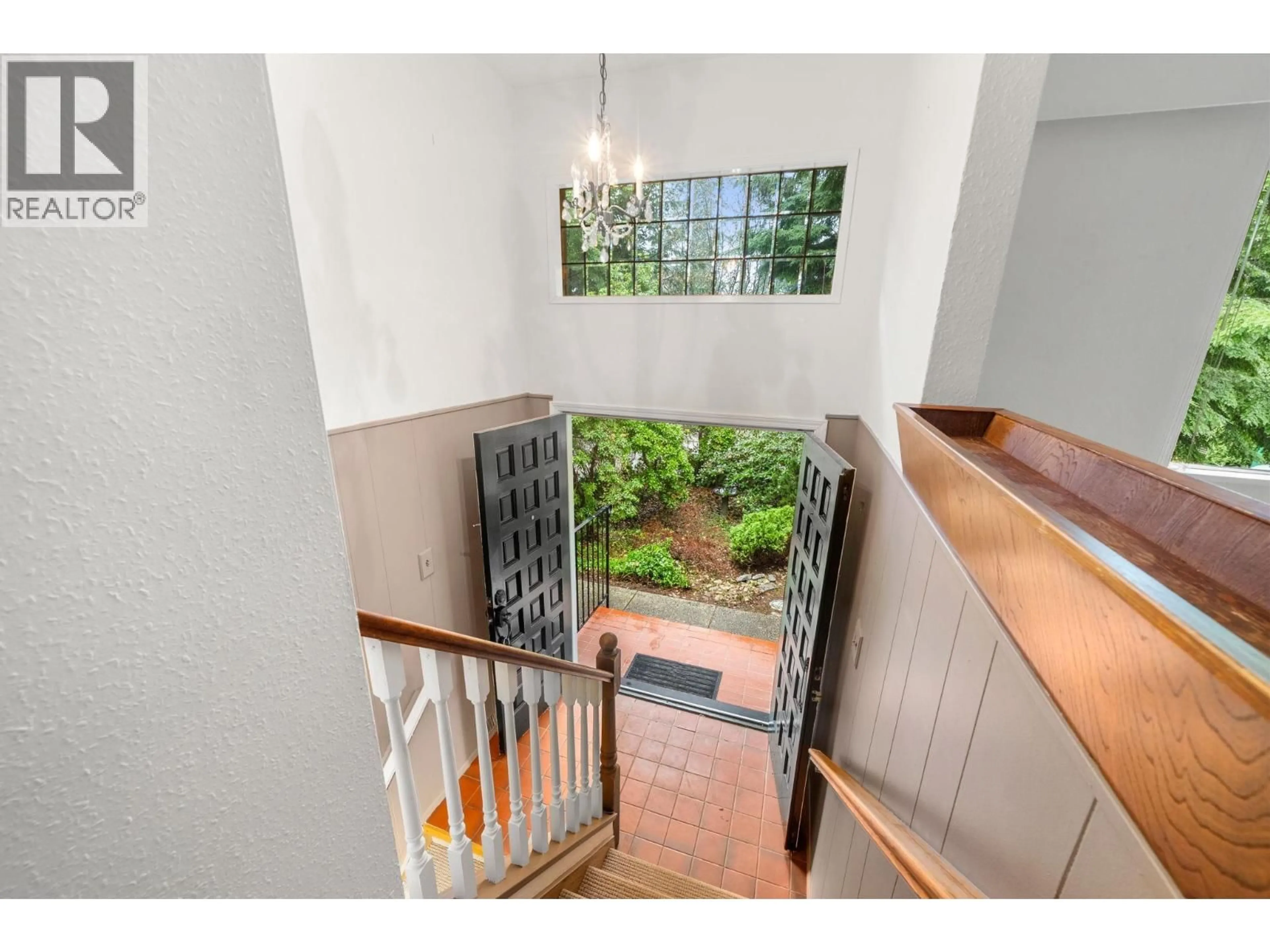 Indoor foyer for 2086 TOMPKINS CRESCENT, North Vancouver British Columbia V7H2C8