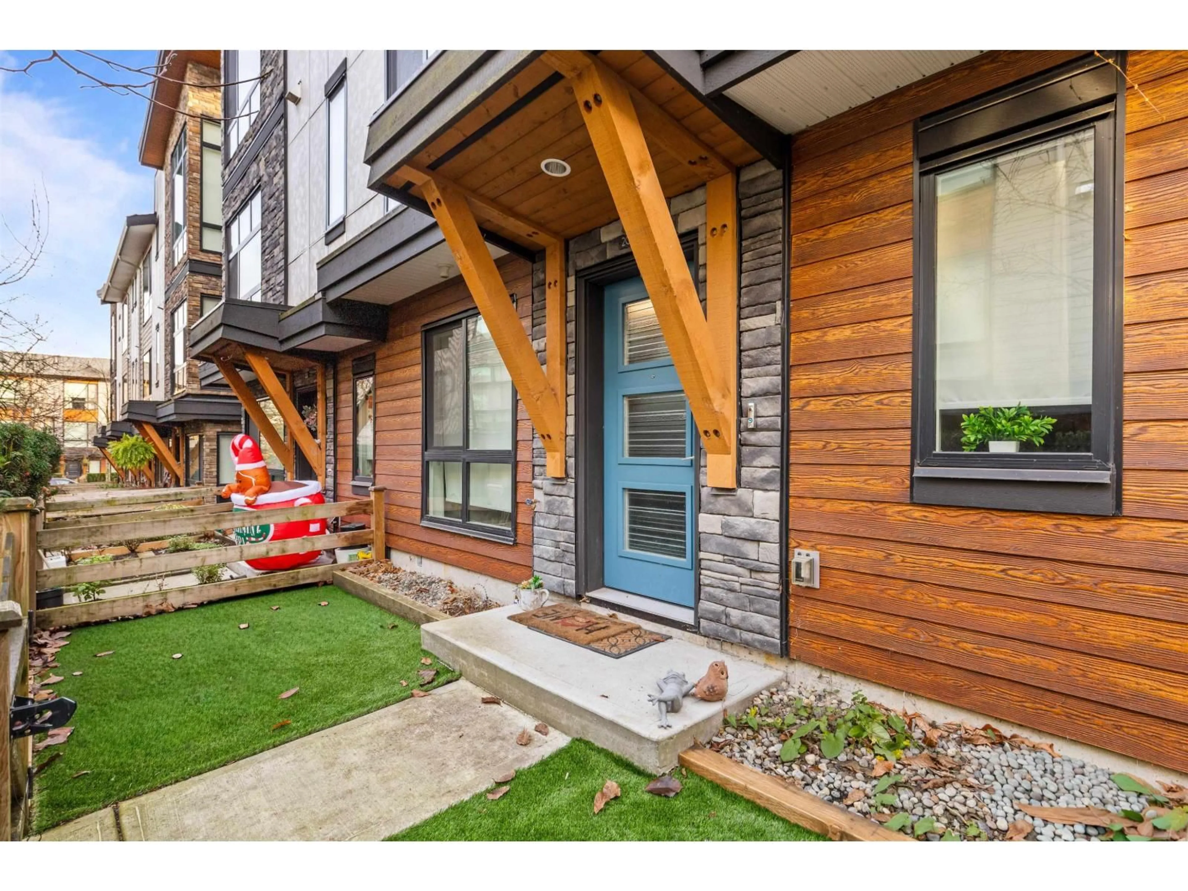 Indoor entryway for 201 - 16488 64 AVENUE, Surrey British Columbia V3S6X6