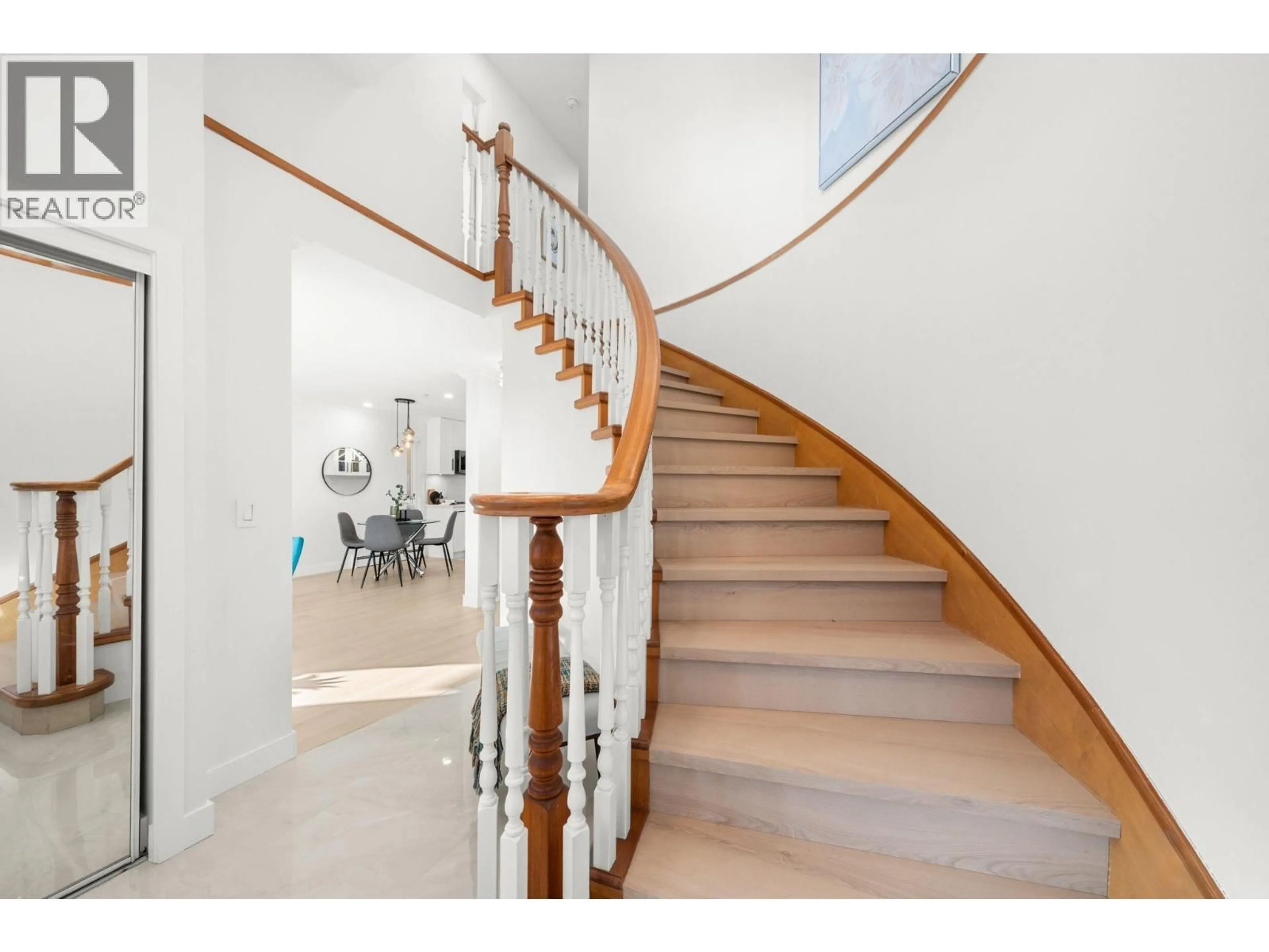 Stairs for 4769 RUPERT STREET, Vancouver British Columbia V5R2J5
