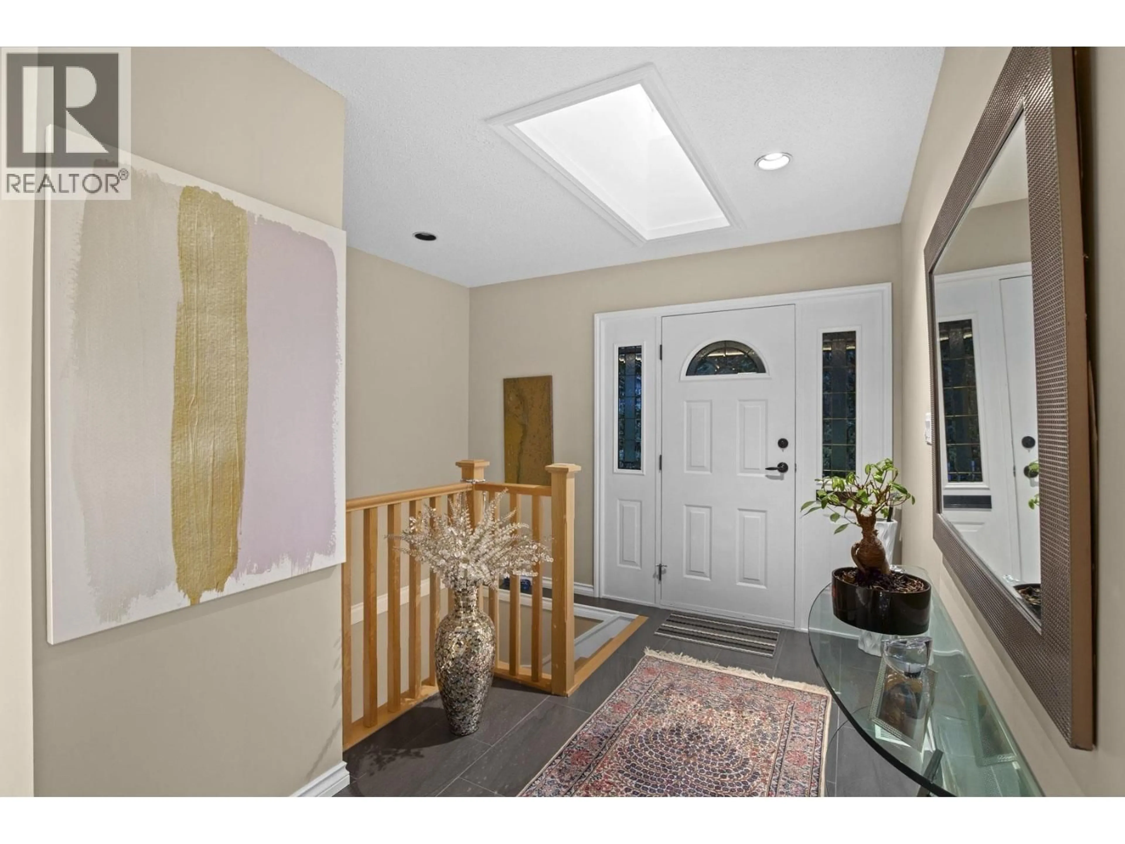 Indoor entryway for 4641 WOODBURN ROAD, West Vancouver British Columbia V7S2W7