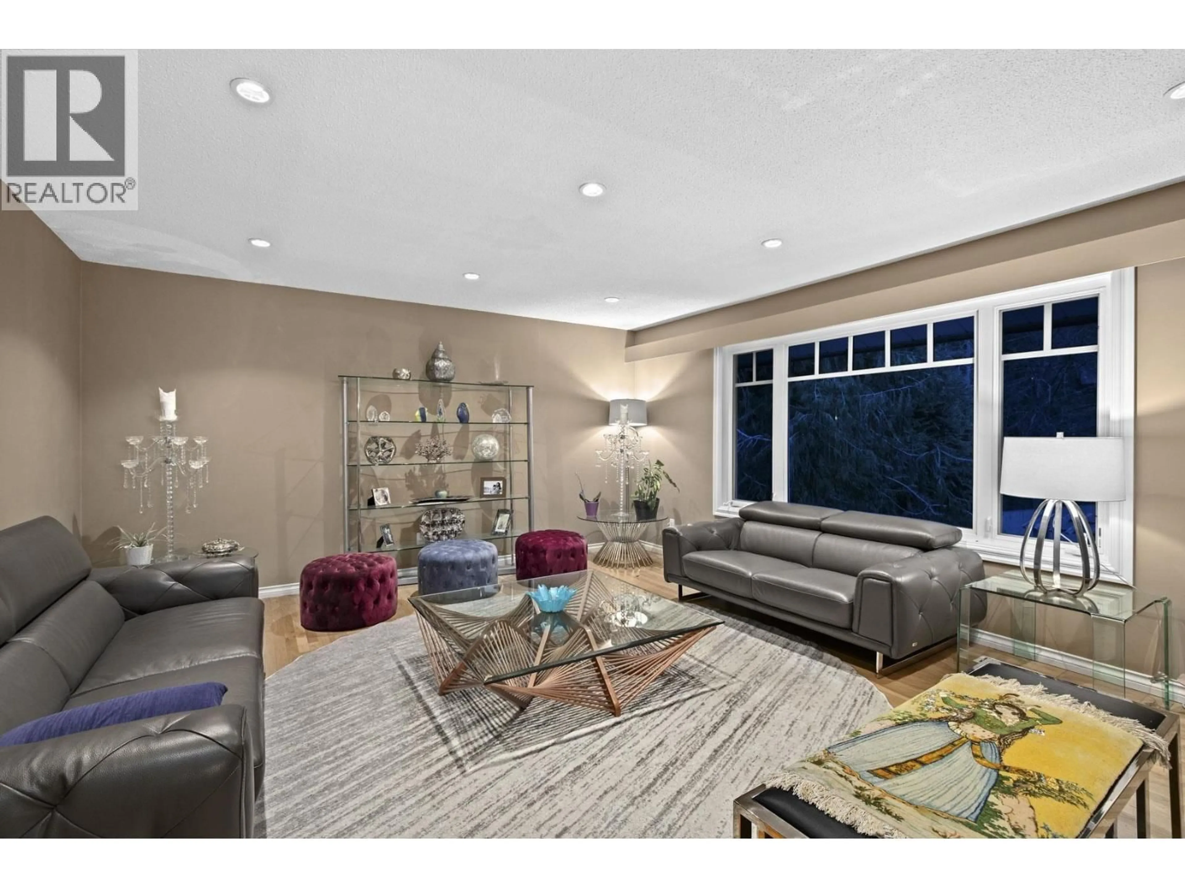 Living room with furniture, unknown for 4641 WOODBURN ROAD, West Vancouver British Columbia V7S2W7