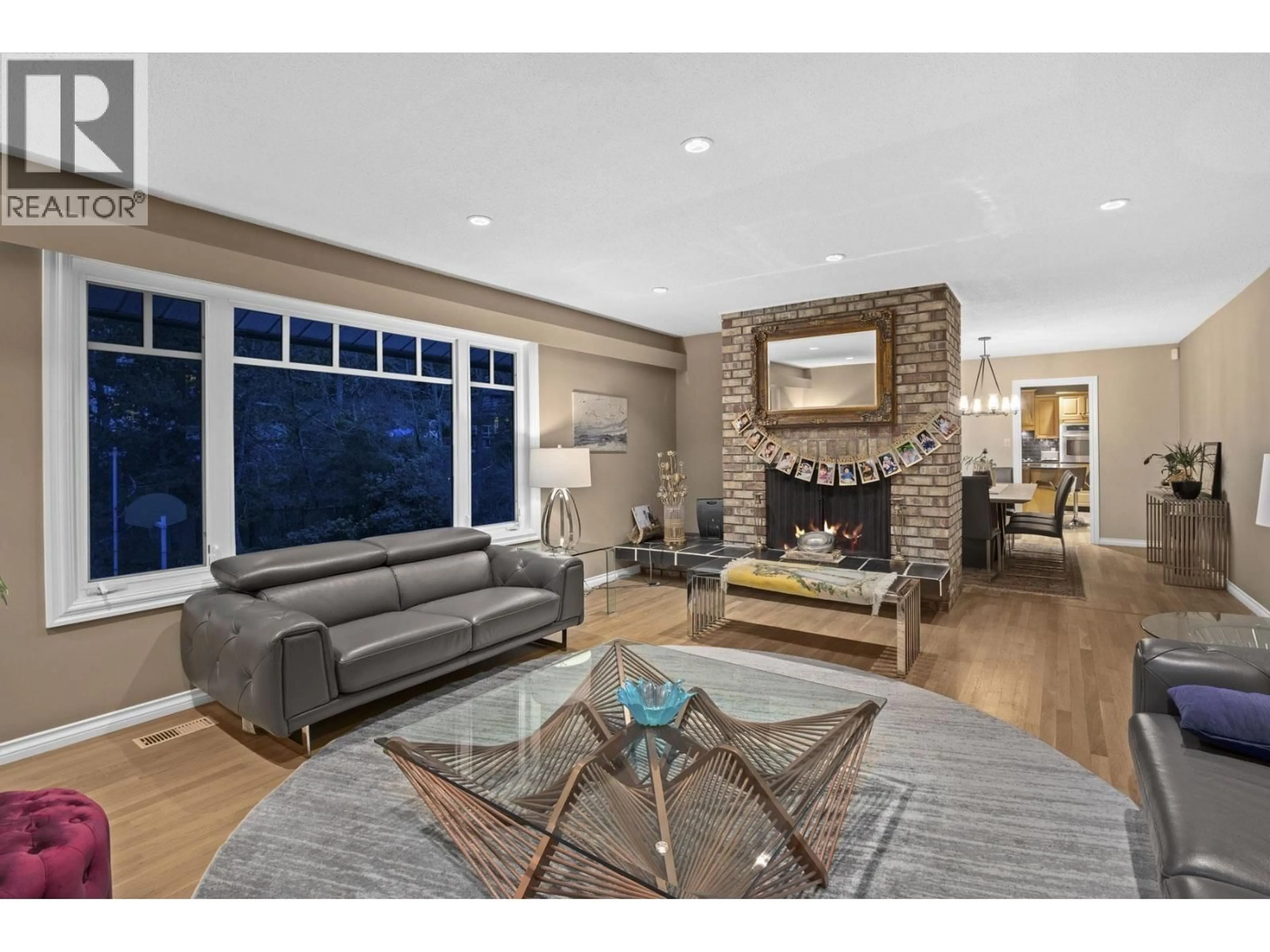 Living room with furniture, unknown for 4641 WOODBURN ROAD, West Vancouver British Columbia V7S2W7