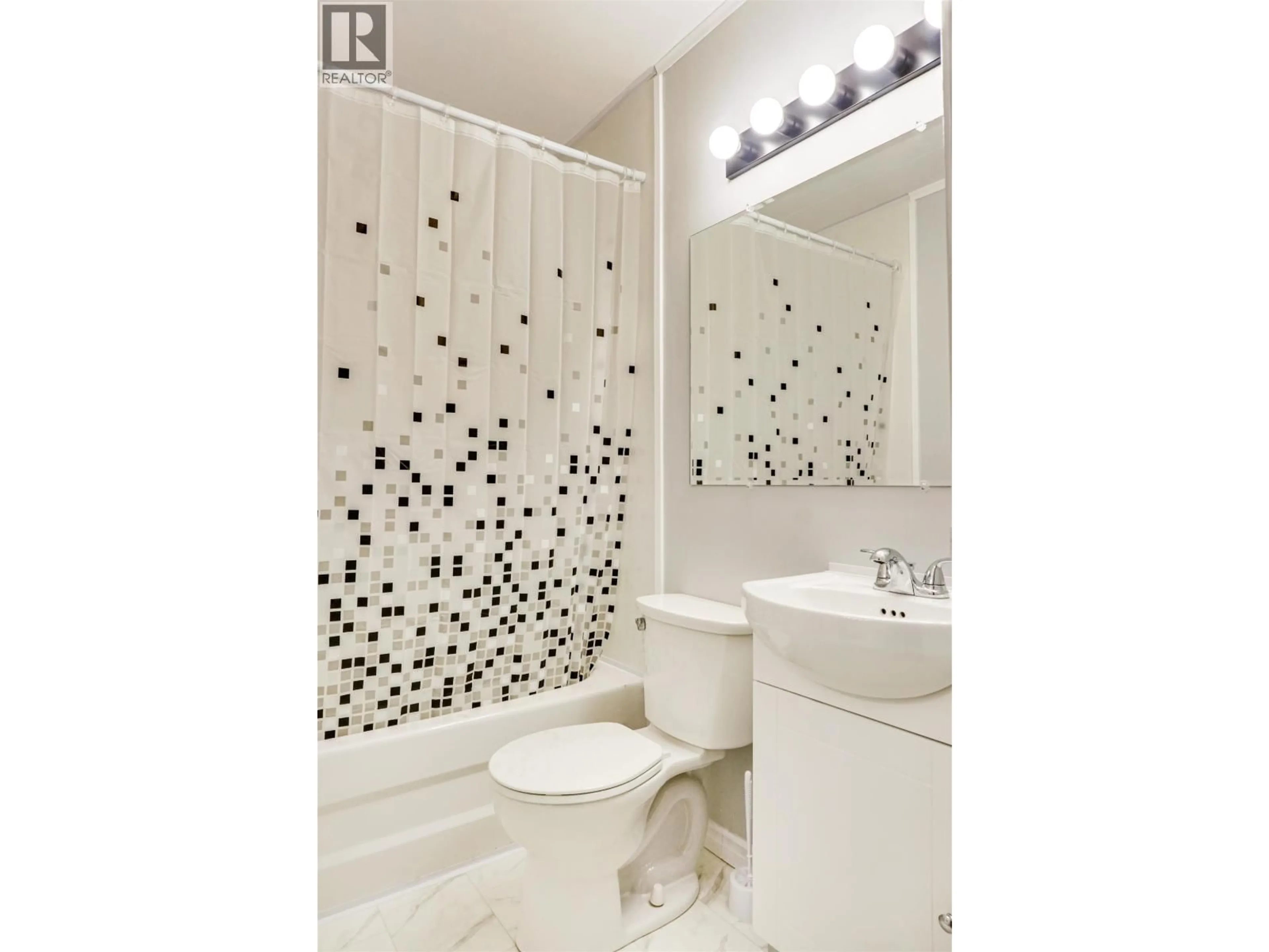 Contemporary bathroom, ceramic/tile floor for 105 LILLOOET CRESCENT, Kitimat British Columbia V8C1Z9