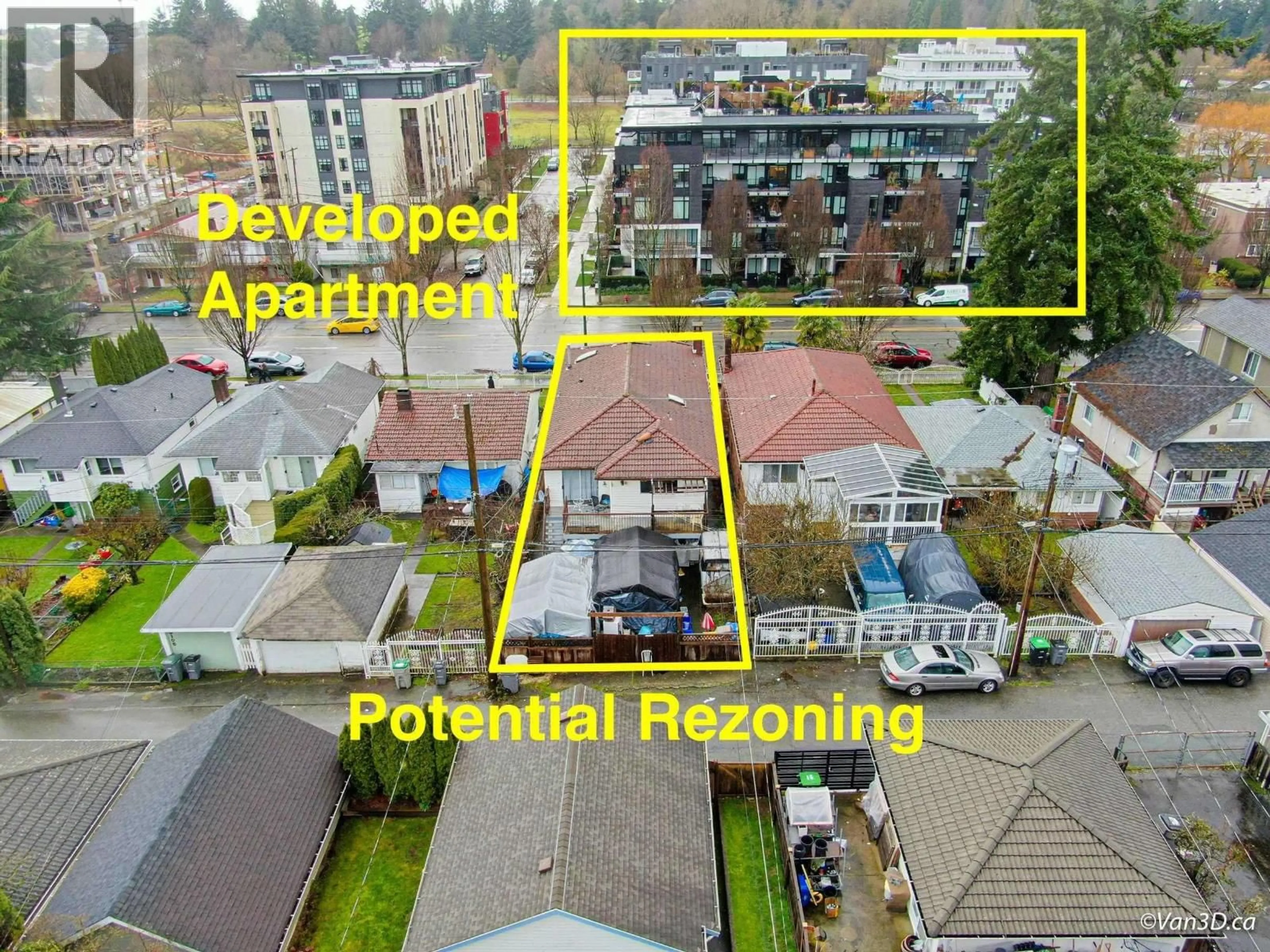 A pic from outside/outdoor area/front of a property/back of a property/a pic from drone, city buildings view from balcony for 5078 MAIN STREET, Vancouver British Columbia V5W2R3