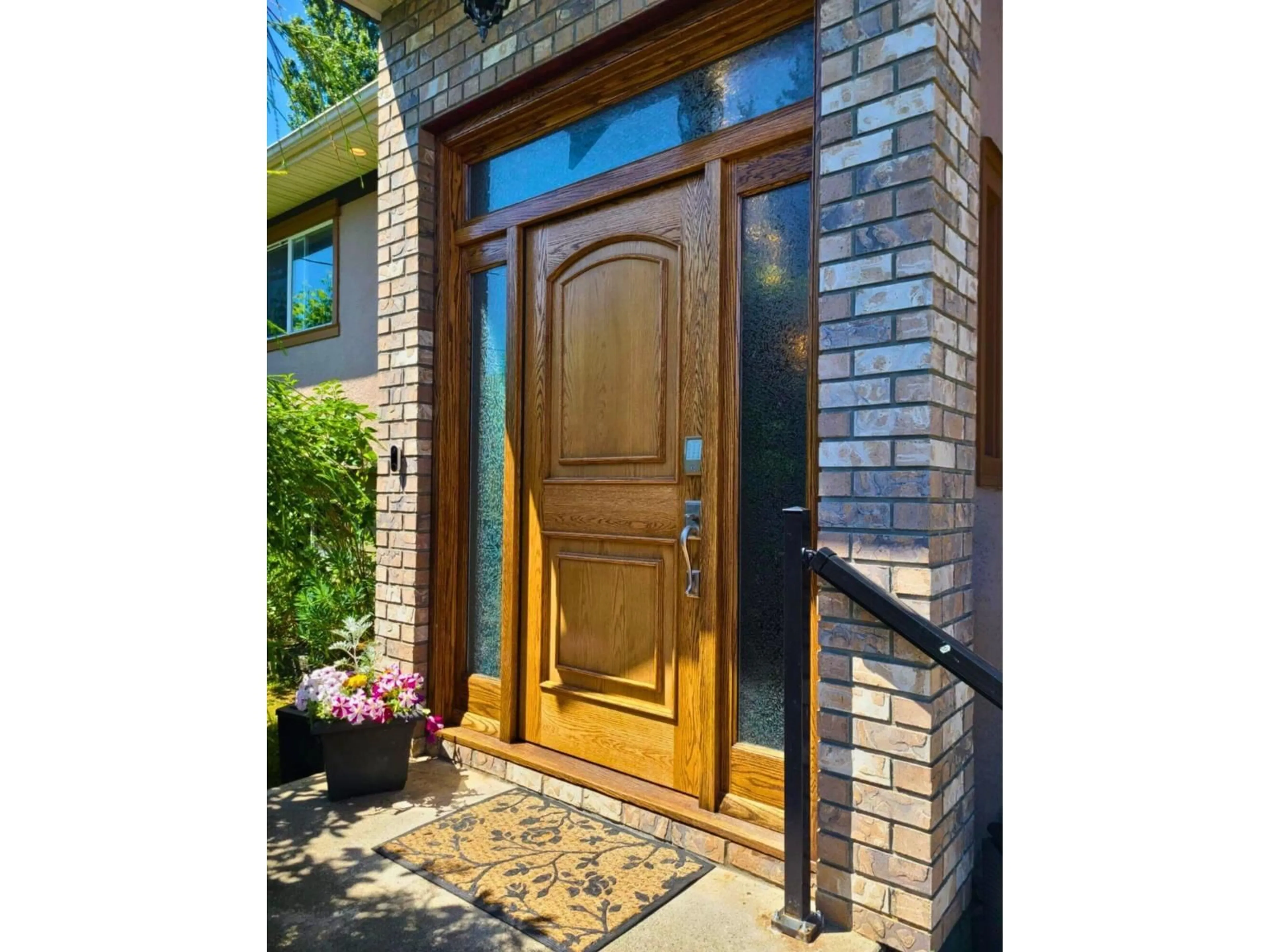 Indoor entryway for 11113 81 AVENUE, Delta British Columbia V4C1Z3