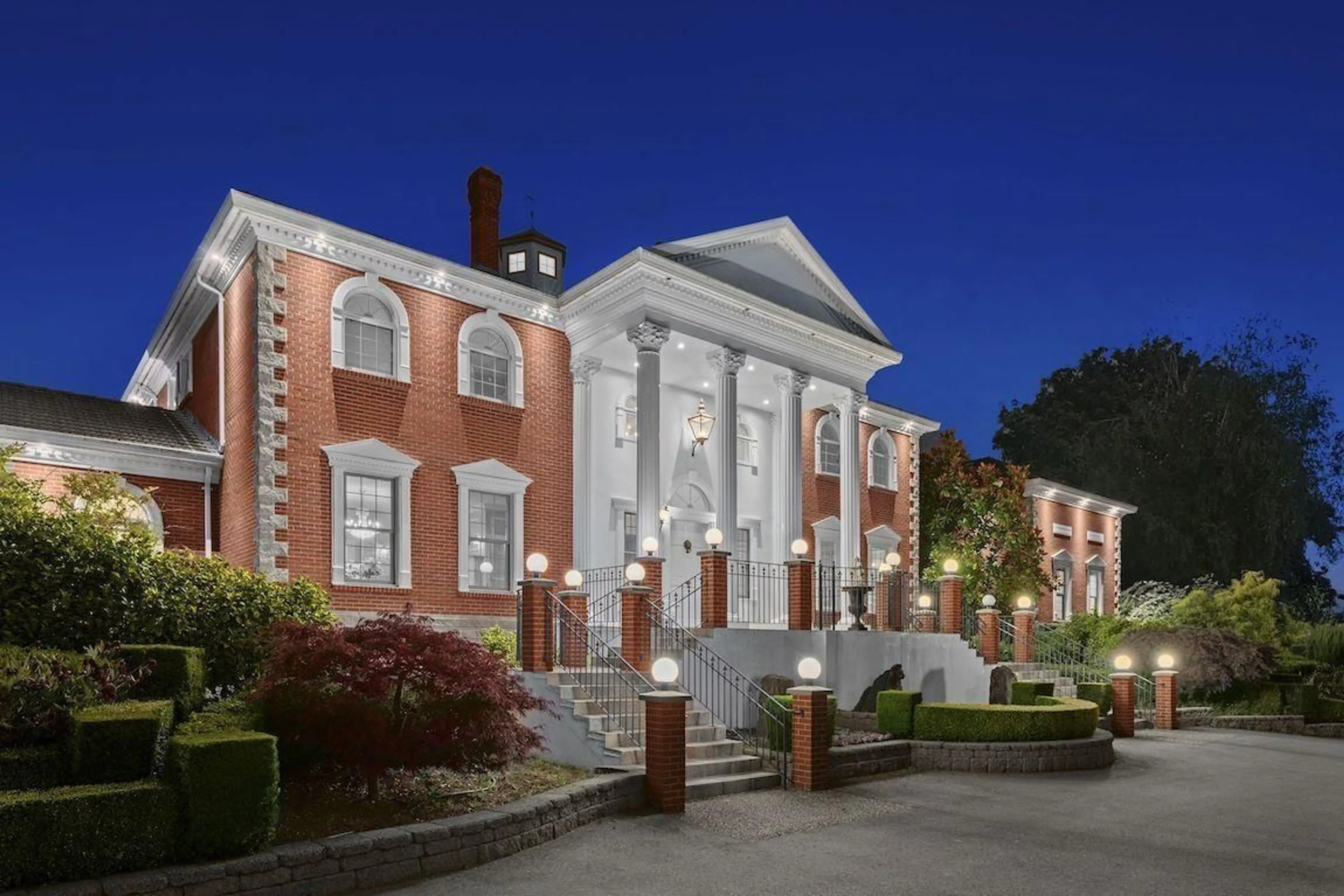 Home with brick exterior material, building for 558 248 STREET, Langley British Columbia V4W2H2