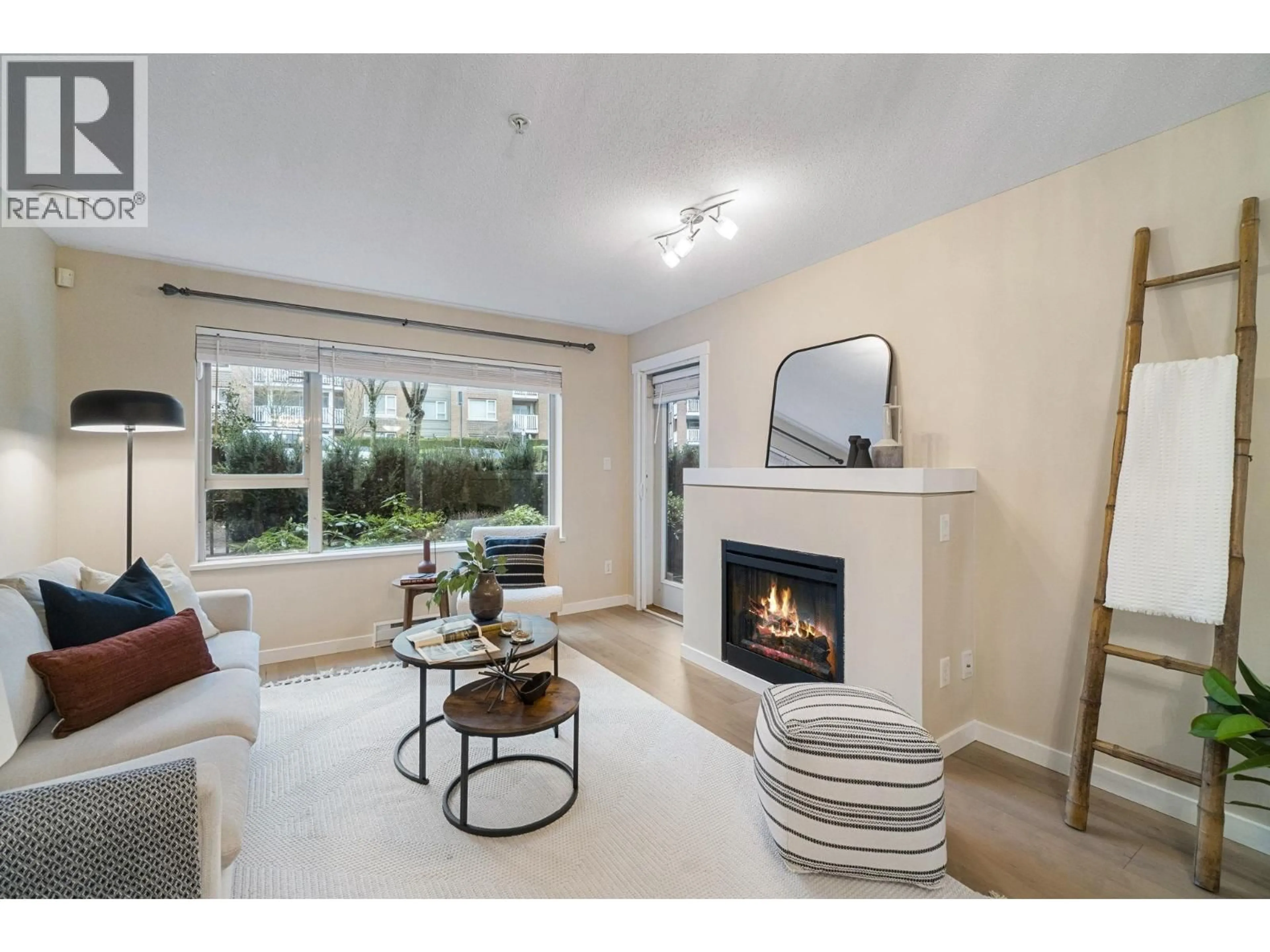 Living room with furniture, unknown for 113 - 4728 DAWSON STREET, Burnaby British Columbia V5C0A9