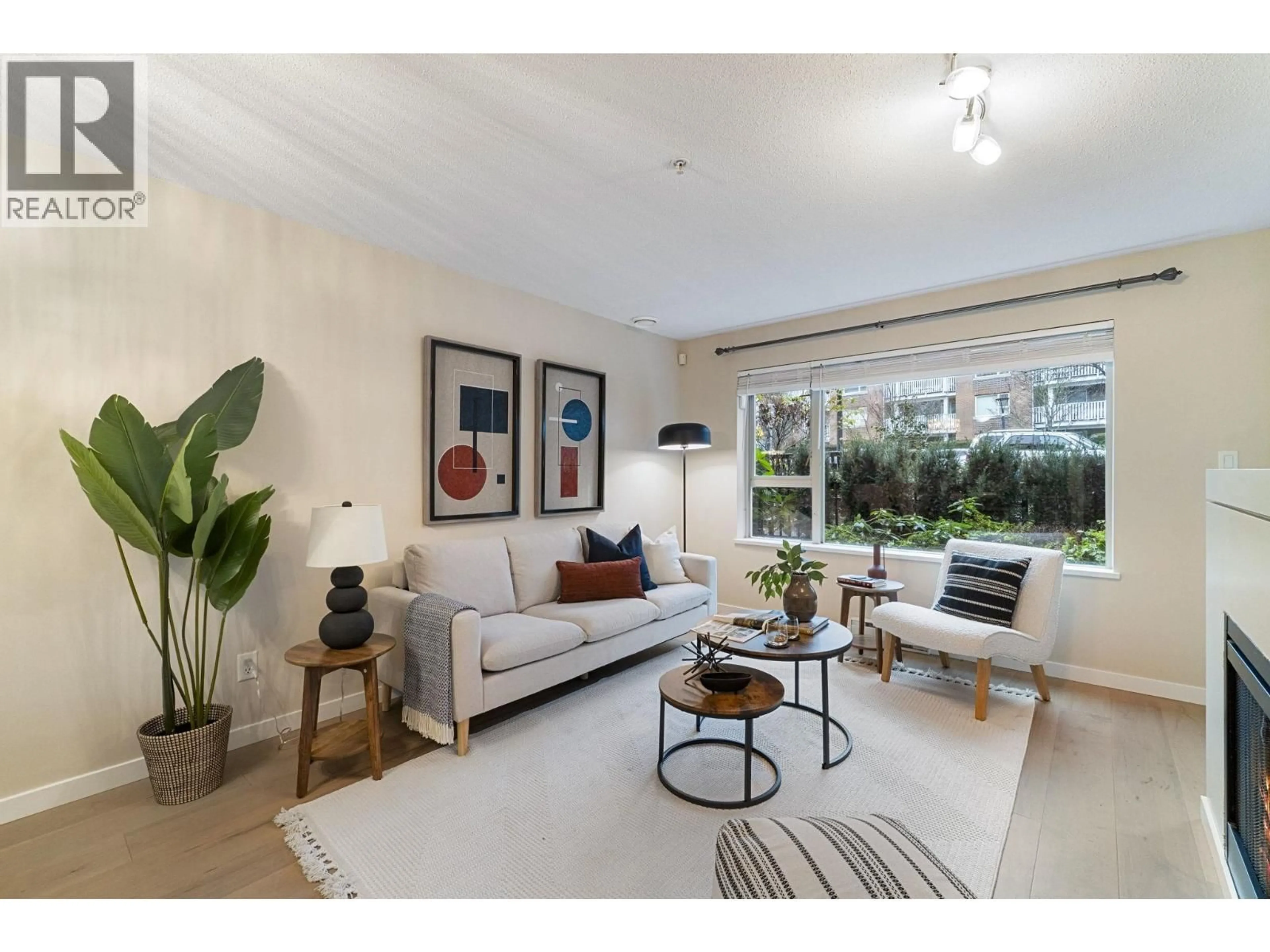 Living room with furniture, unknown for 113 - 4728 DAWSON STREET, Burnaby British Columbia V5C0A9