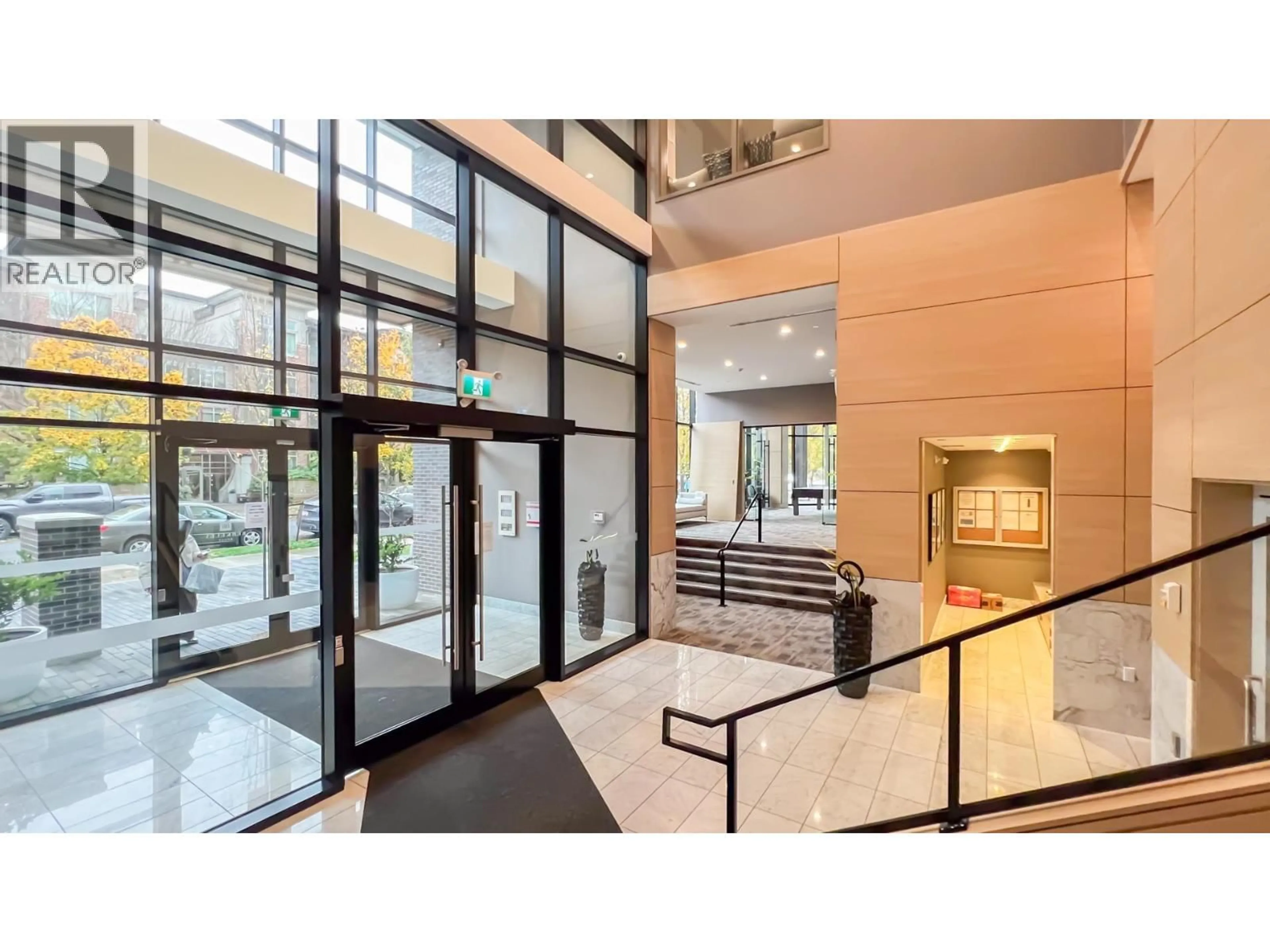 Indoor foyer for 115 - 9233 ODLIN ROAD, Richmond British Columbia V6X0V4