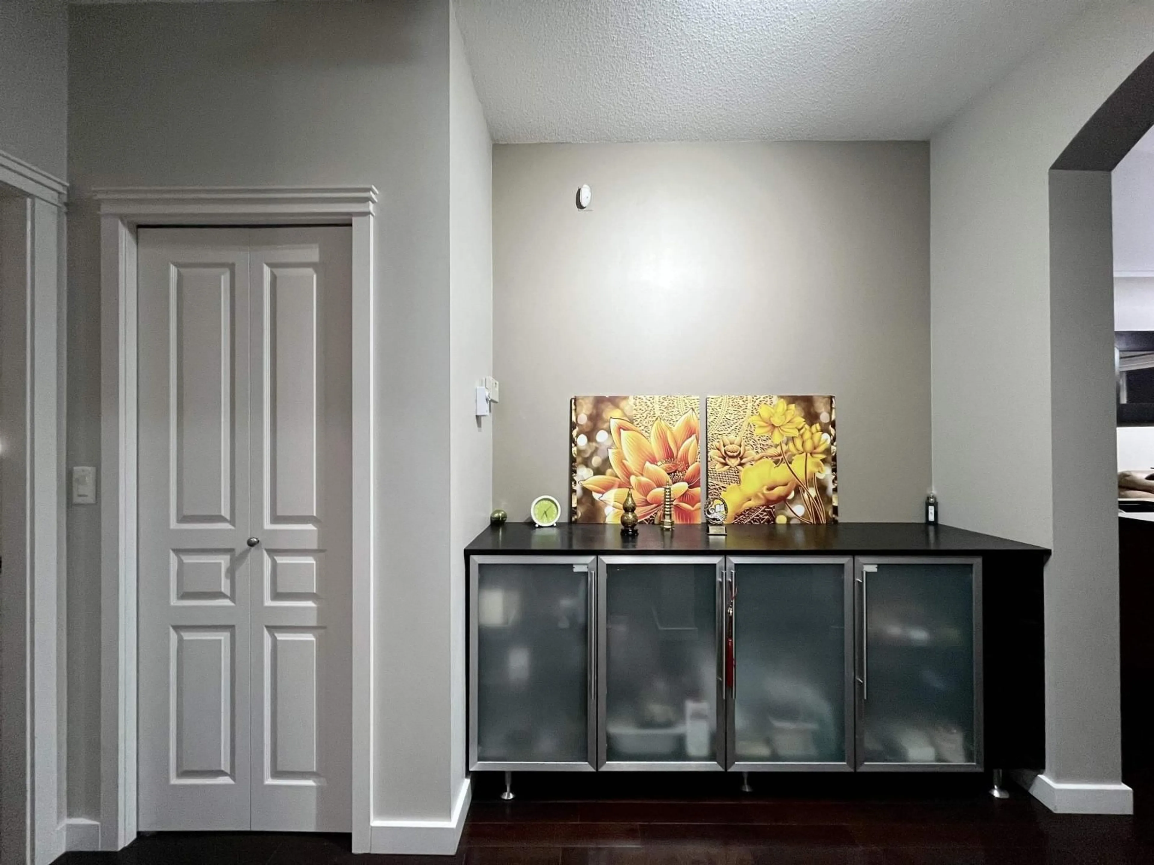 Indoor entryway for 3 - 2588 152 STREET, Surrey British Columbia V4P3H9