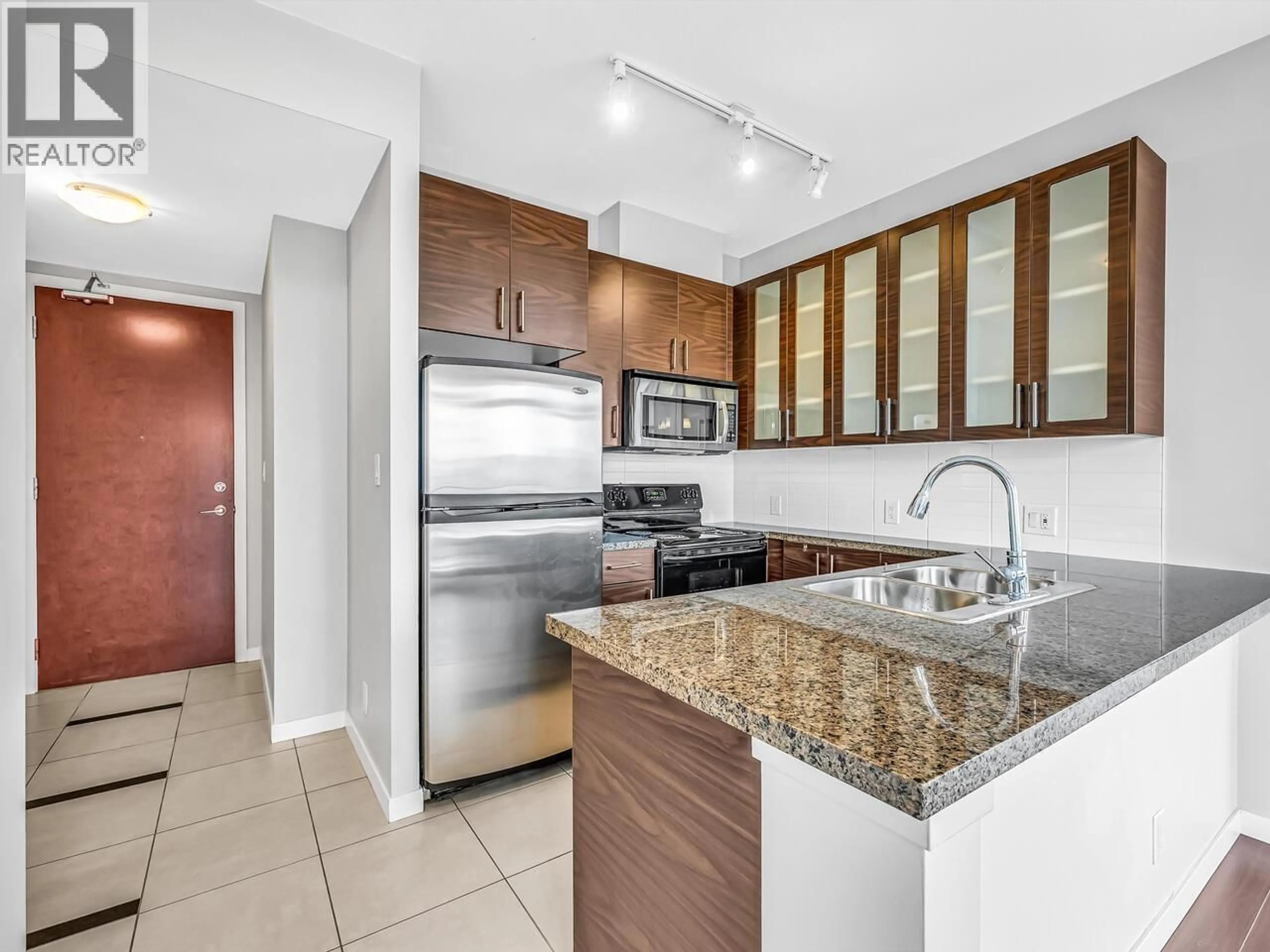 Standard kitchen, ceramic/tile floor for 2006 - 2345 MADISON AVENUE, Burnaby British Columbia V5C0B4