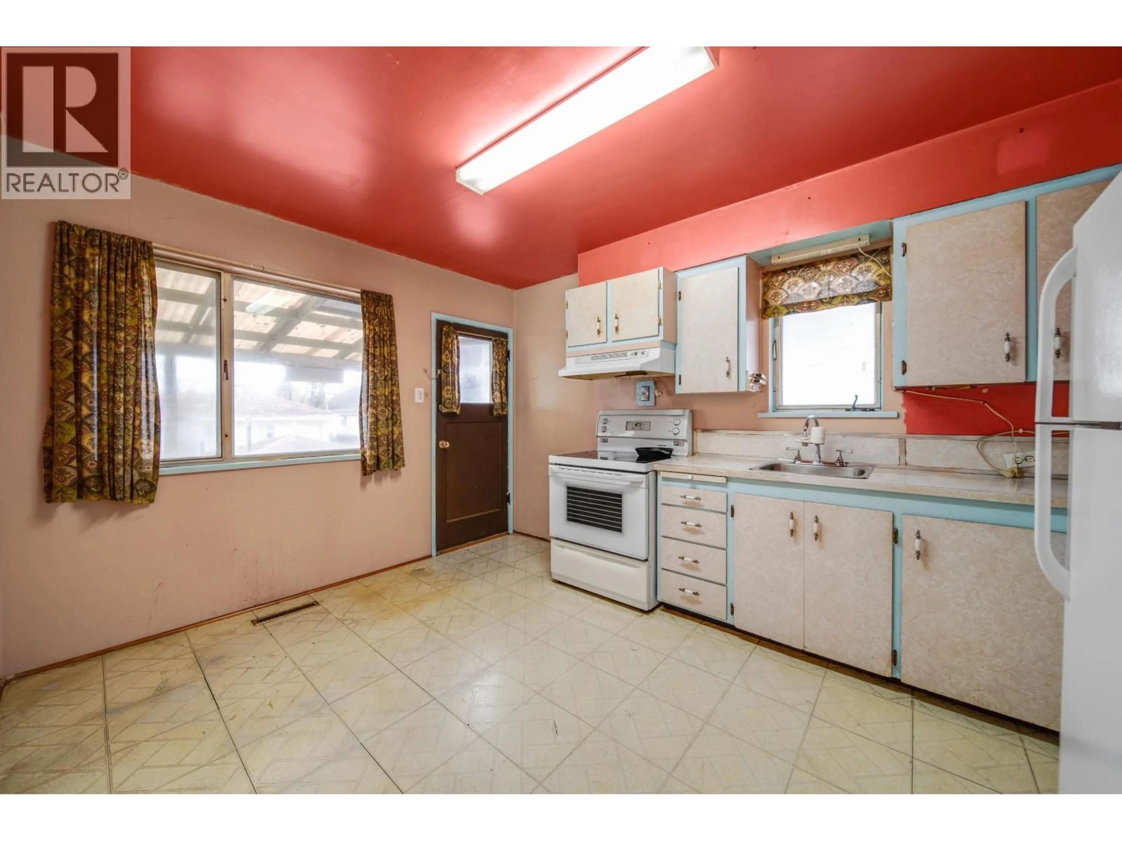 Standard kitchen, unknown for 5284 SLOCAN STREET, Vancouver British Columbia V5R2A7