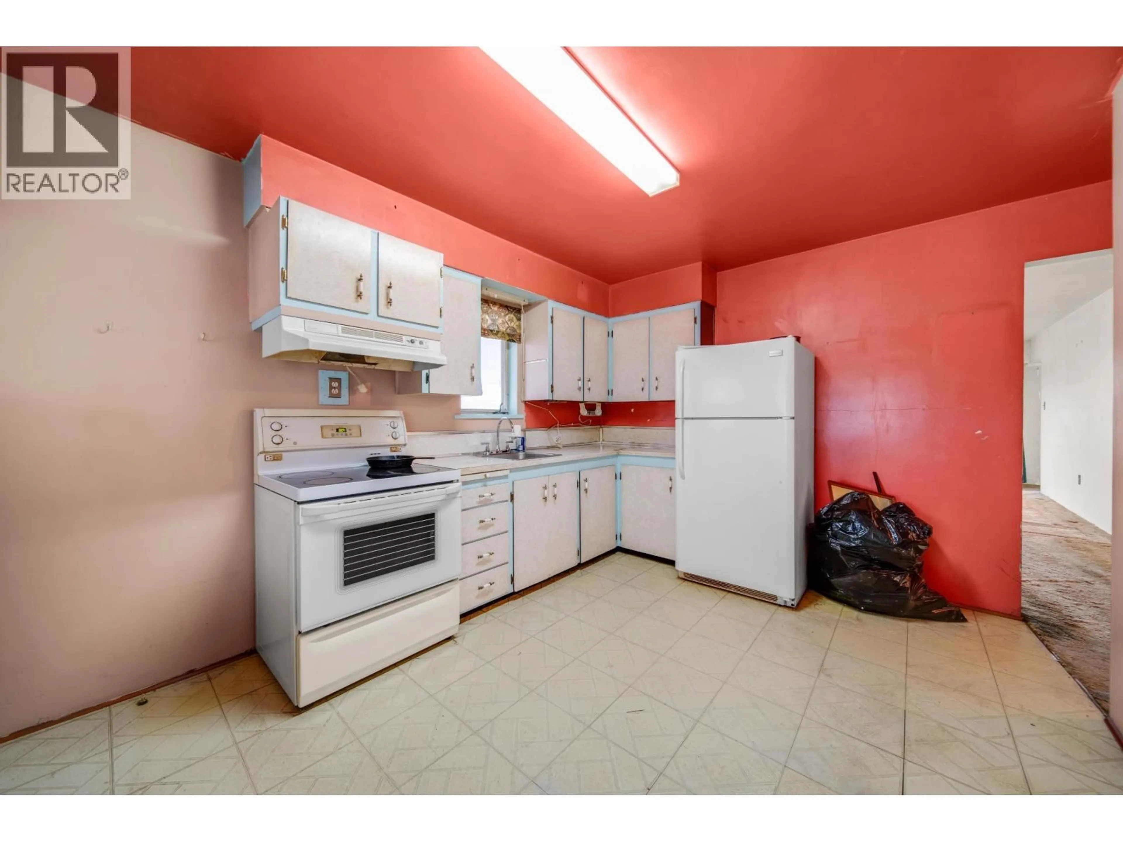 Standard kitchen, unknown for 5284 SLOCAN STREET, Vancouver British Columbia V5R2A7