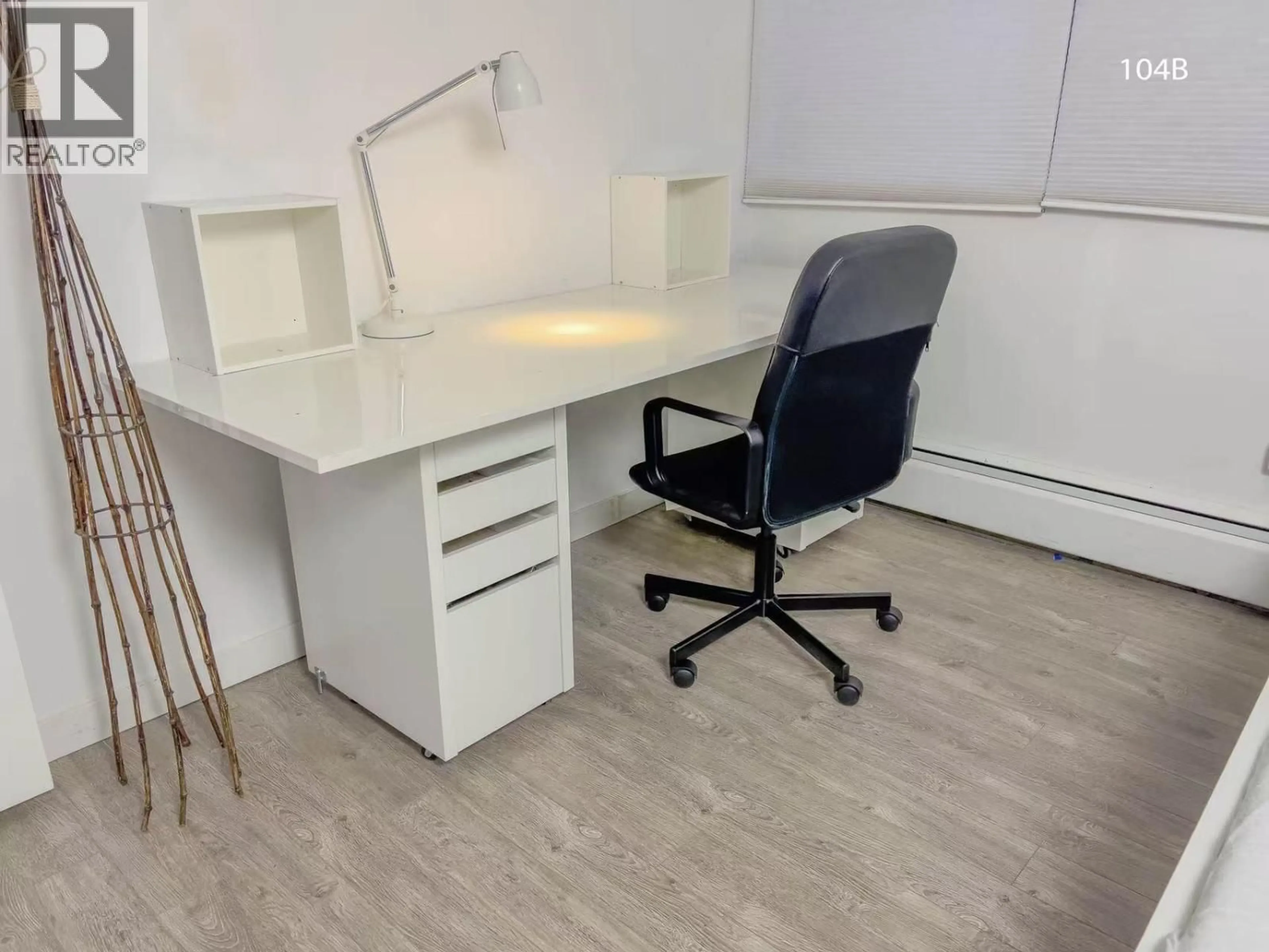 A pic of a room for 104 - 5340 HASTINGS STREET, Burnaby British Columbia V5B1R1