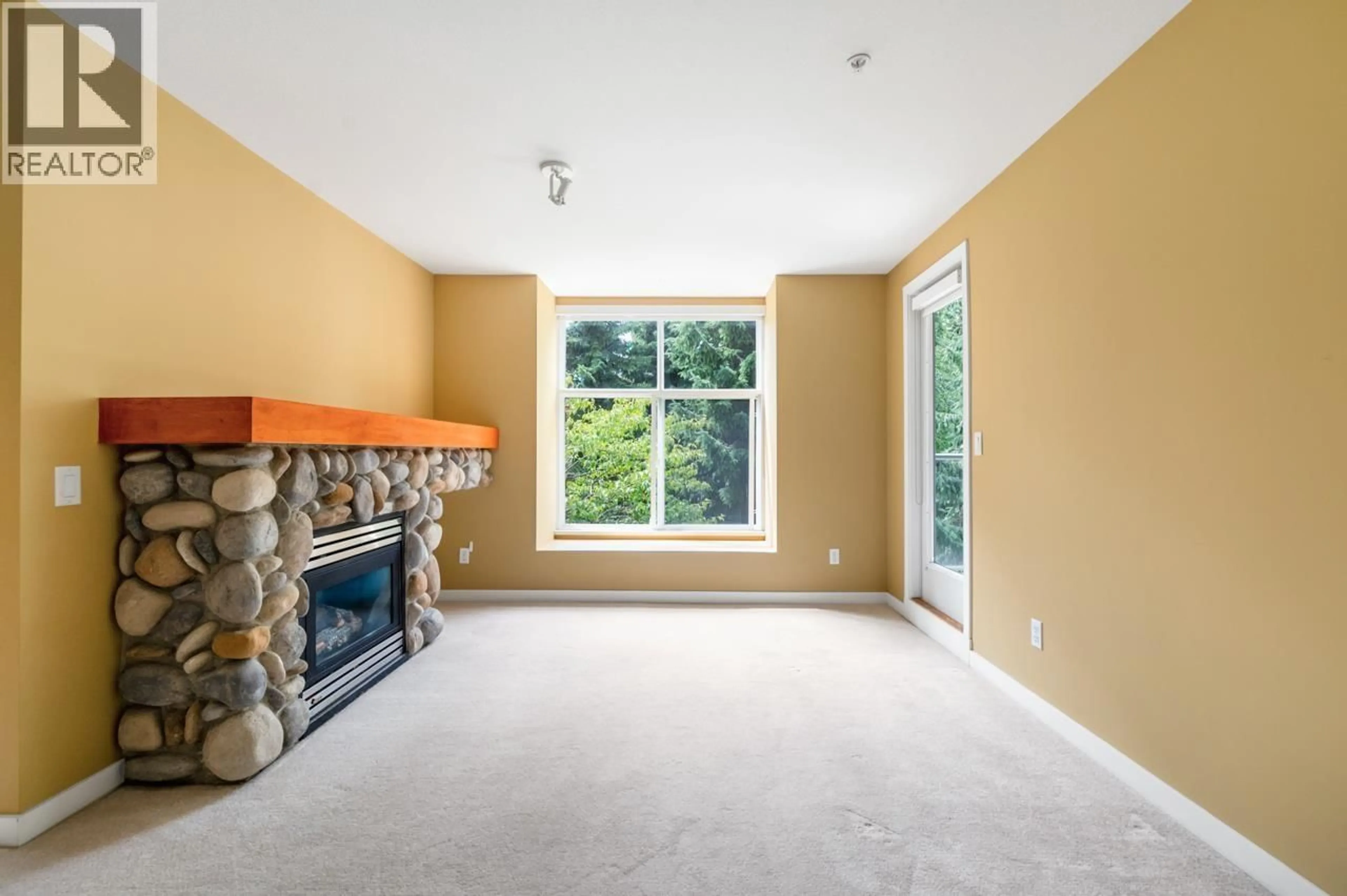 Living room with furniture, unknown for 231 - 5700 ANDREWS ROAD, Richmond British Columbia V7E6N7