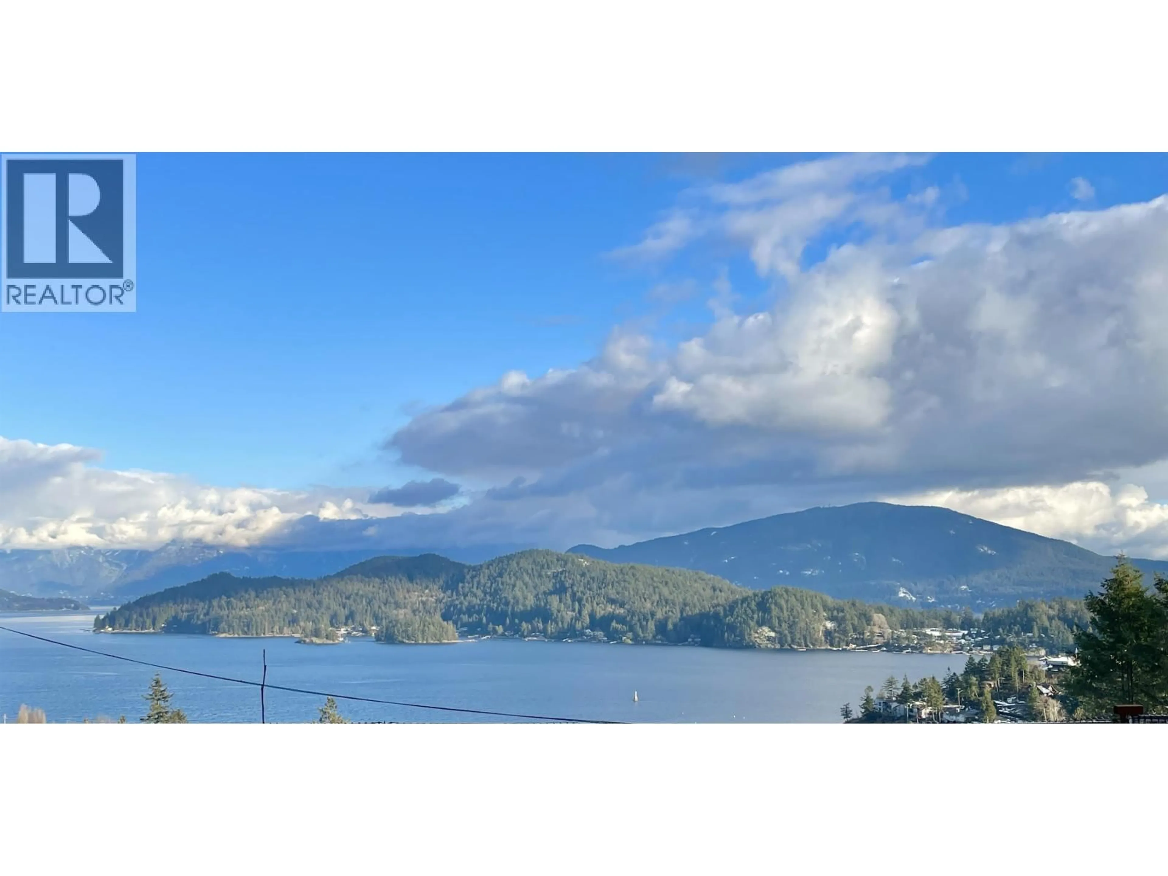 Blurry image for 10102 - 468 EAGLECREST DRIVE, Gibsons British Columbia V0N1V9