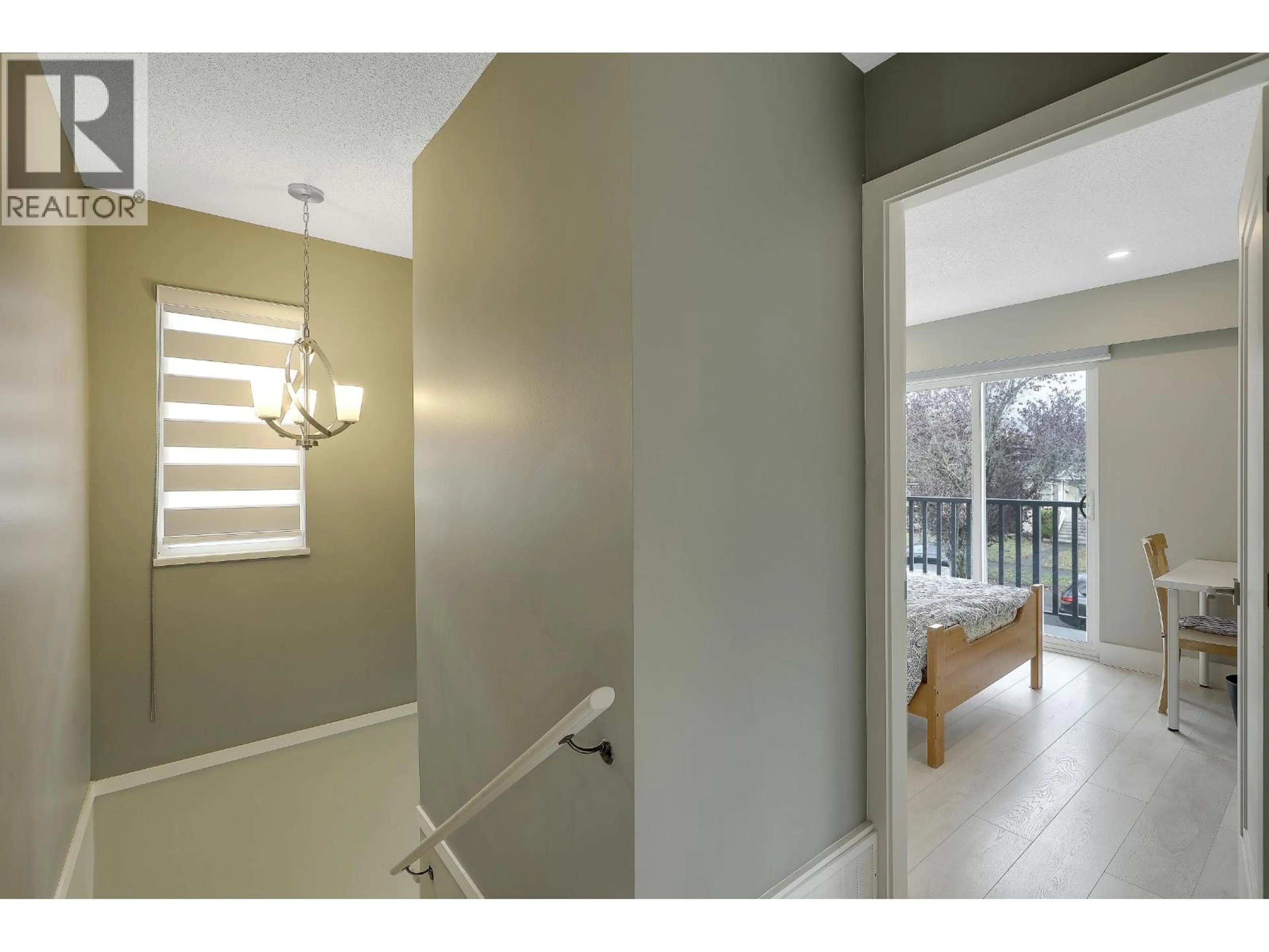 Indoor entryway for 2624 KITCHENER STREET, Vancouver British Columbia V5K3C8
