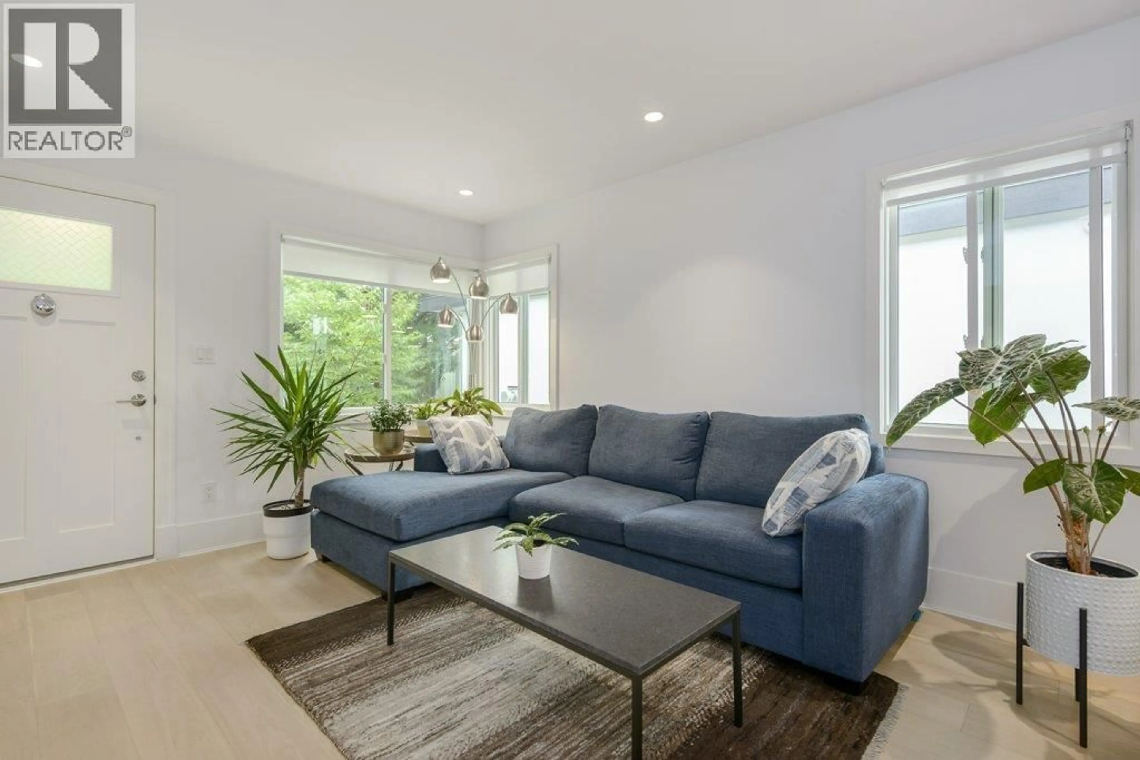 Living room with furniture, unknown for 5051 SHERBROOKE STREET, Vancouver British Columbia V5W3M1