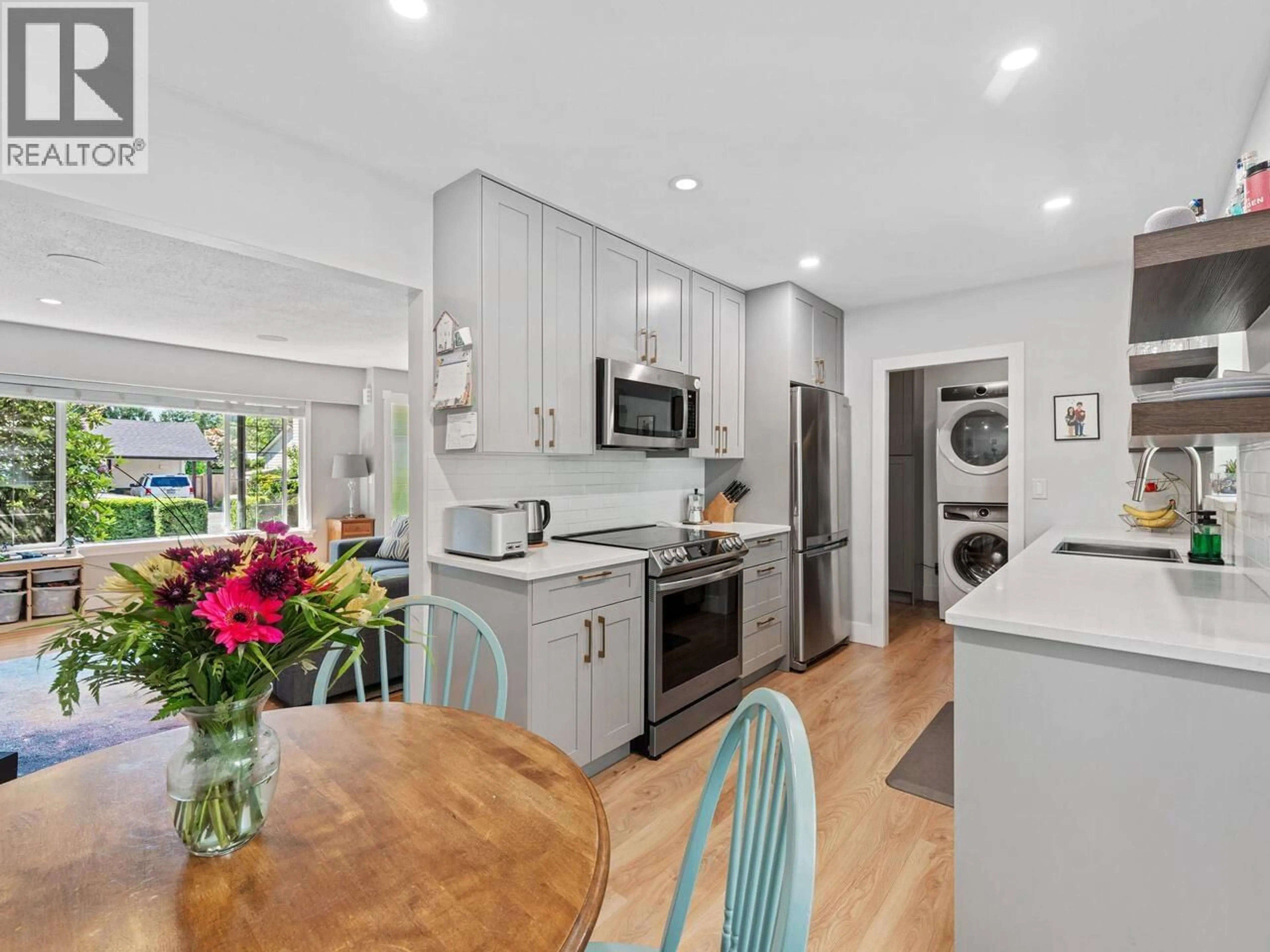 Open concept kitchen, unknown for 11584 212 STREET, Maple Ridge British Columbia V2X4Z5