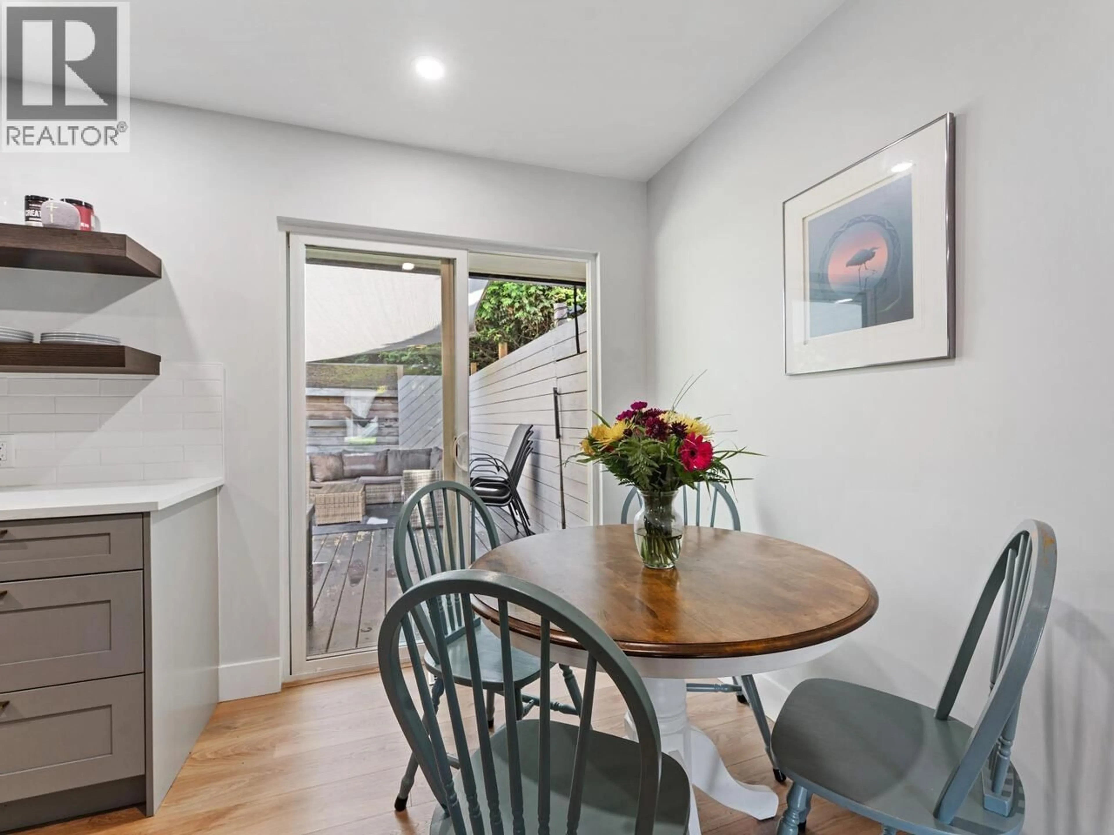 Dining room, wood/laminate floor for 11584 212 STREET, Maple Ridge British Columbia V2X4Z5