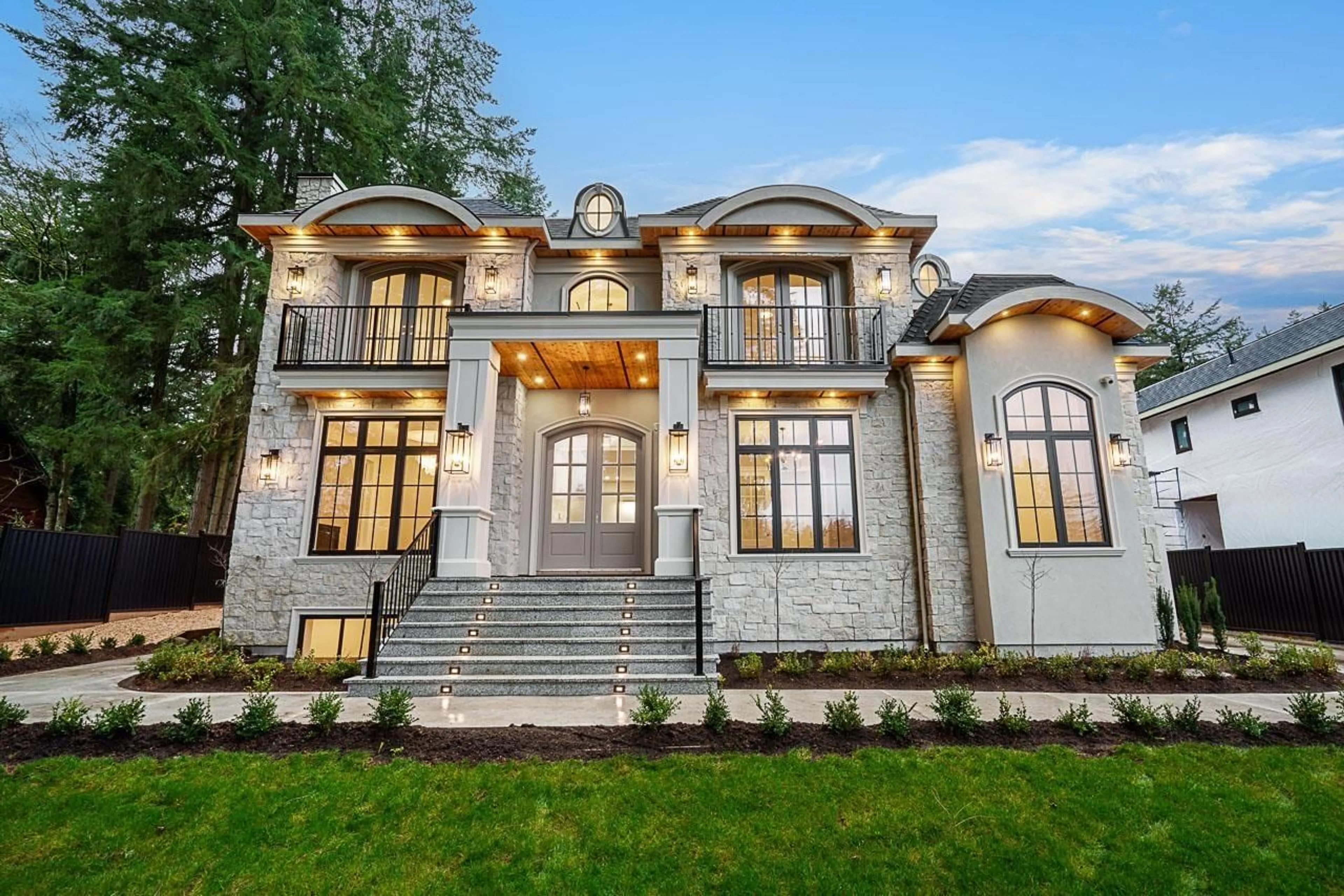 Home with brick exterior material, unknown for 2533 141 STREET, Surrey British Columbia V4P2E5