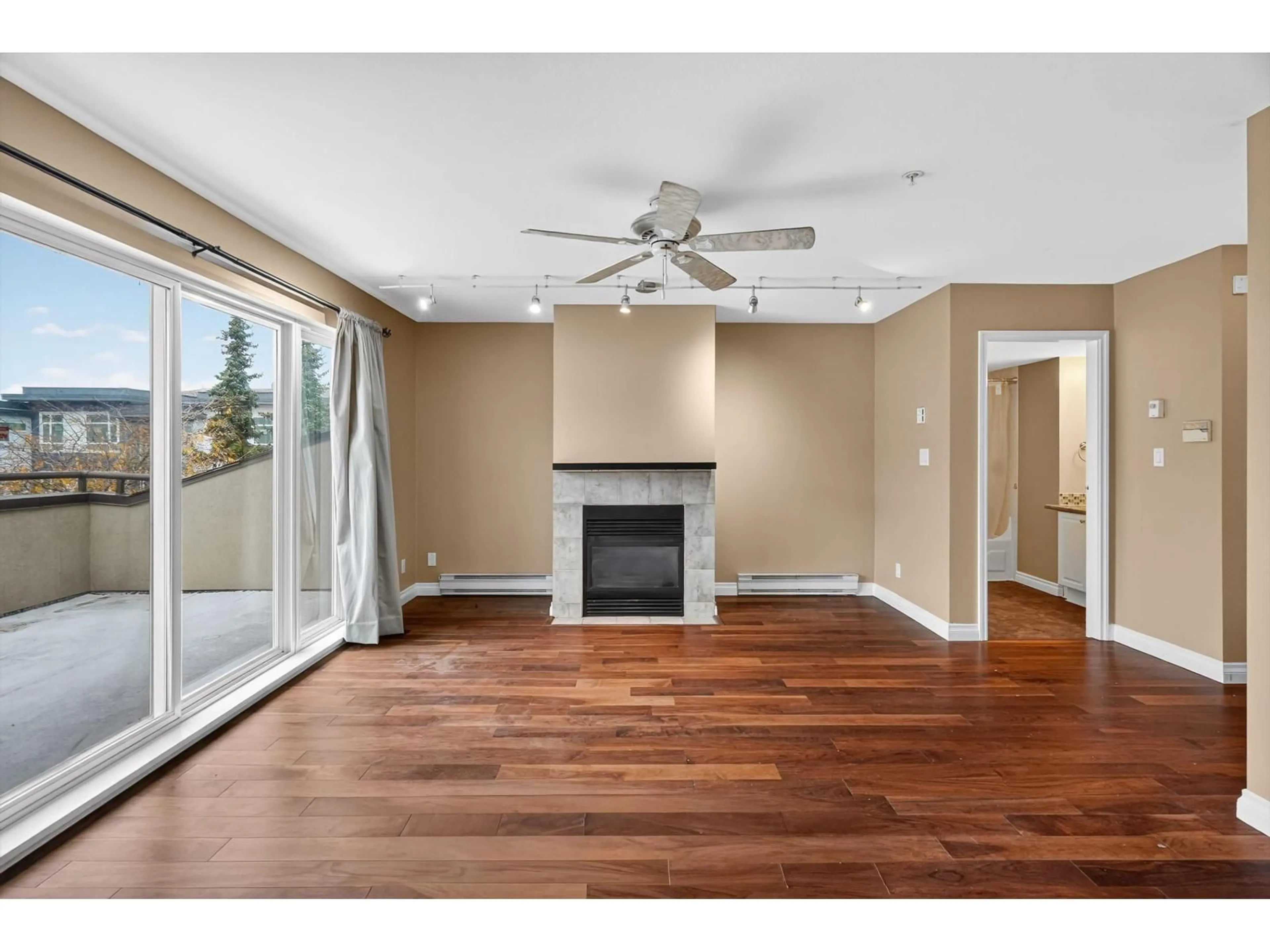 Unknown for 405 - 7505 138 STREET, Surrey British Columbia V3W0W6