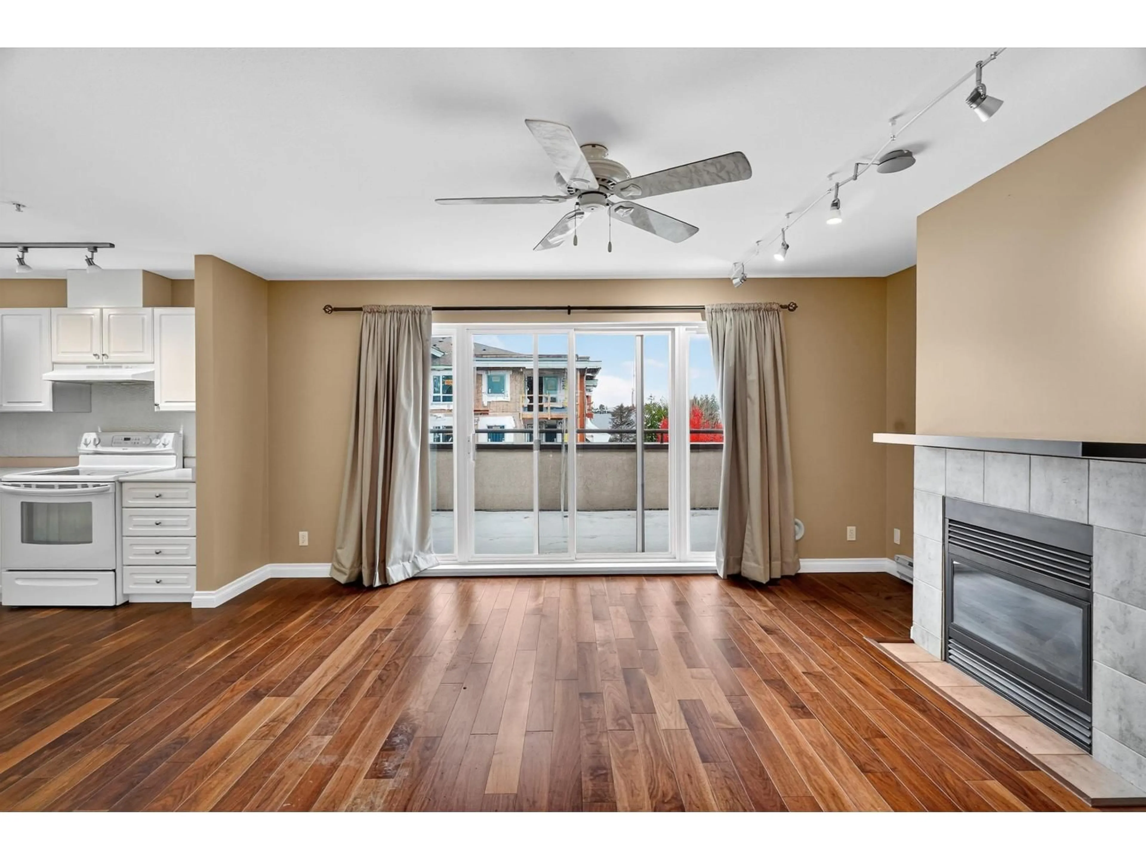 Unknown for 405 - 7505 138 STREET, Surrey British Columbia V3W0W6