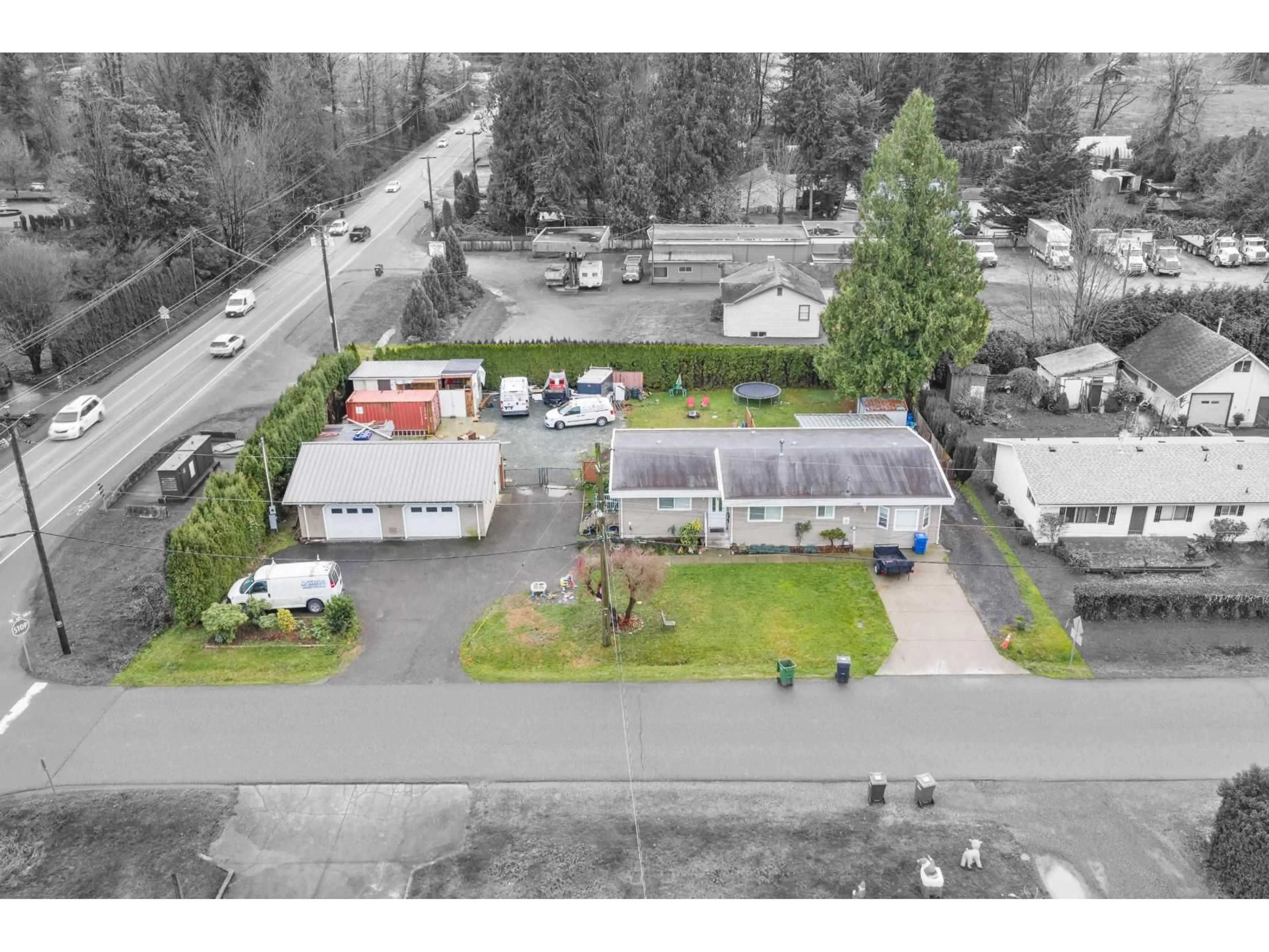 A pic from outside/outdoor area/front of a property/back of a property/a pic from drone, street for 30388 SUNSET CRESCENT, Abbotsford British Columbia V4X1Y5