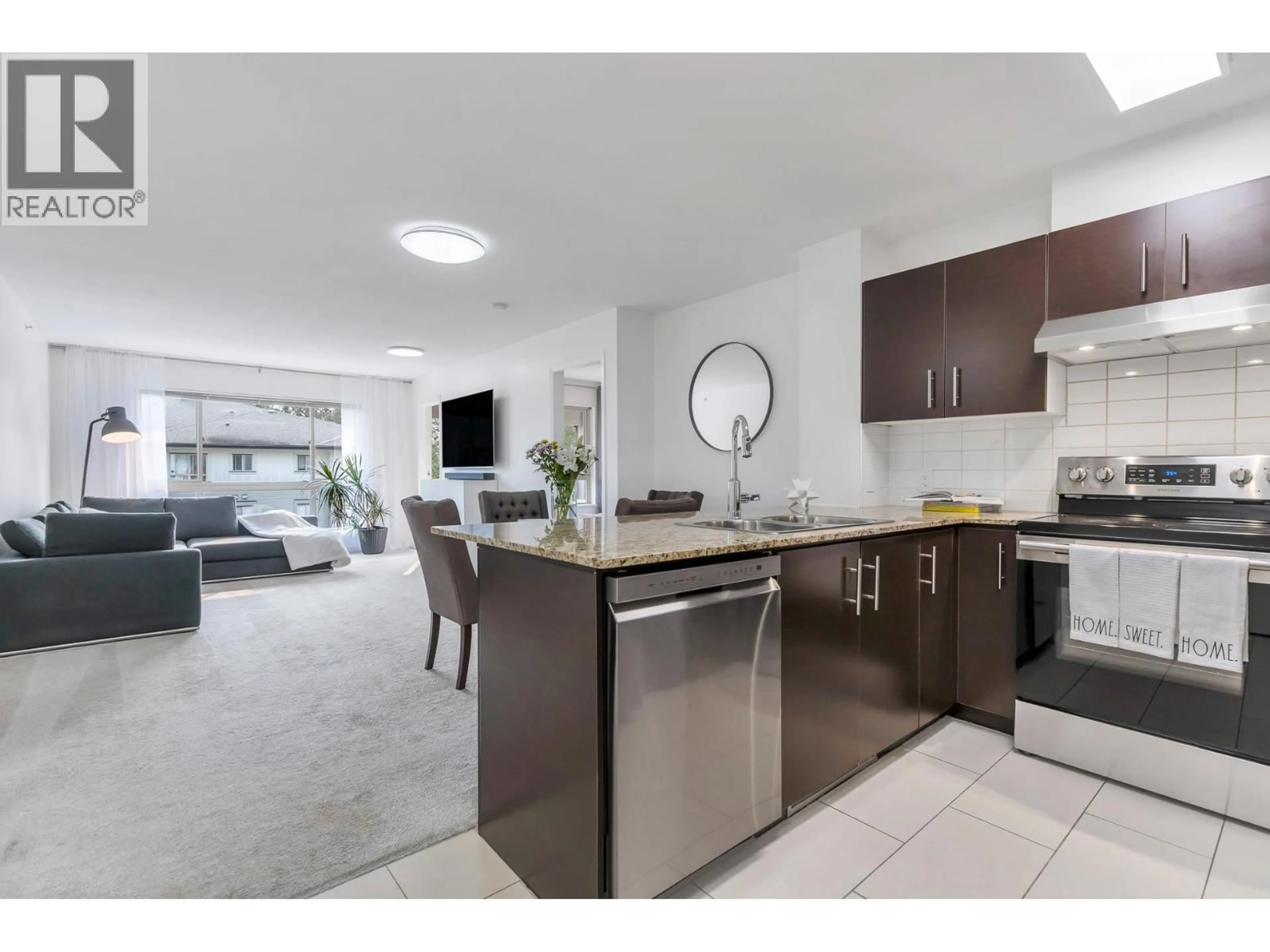 Open concept kitchen, unknown for 412 - 11665 HANEY, Maple Ridge British Columbia V2X8W9