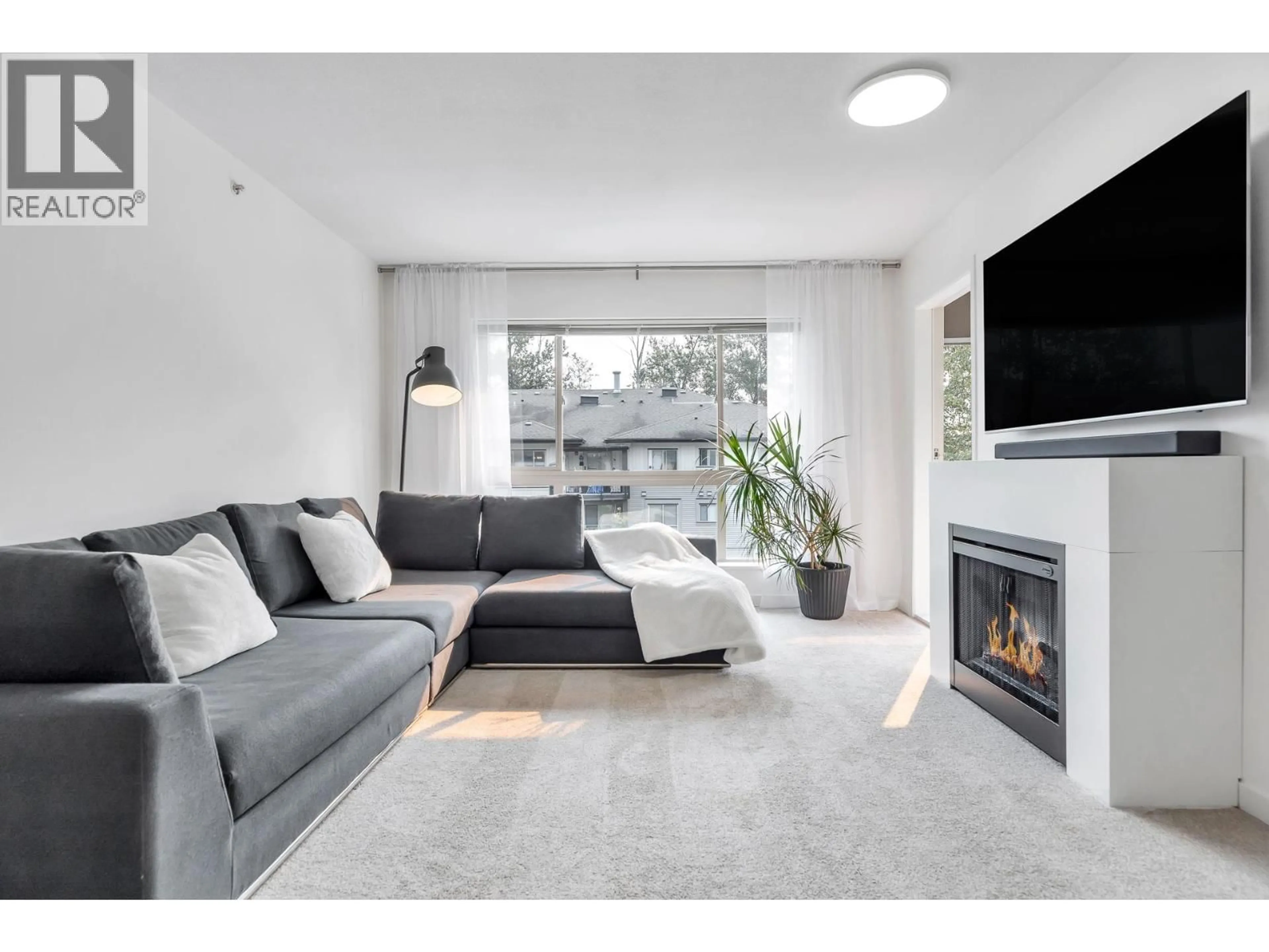 Living room with furniture, unknown for 412 - 11665 HANEY, Maple Ridge British Columbia V2X8W9