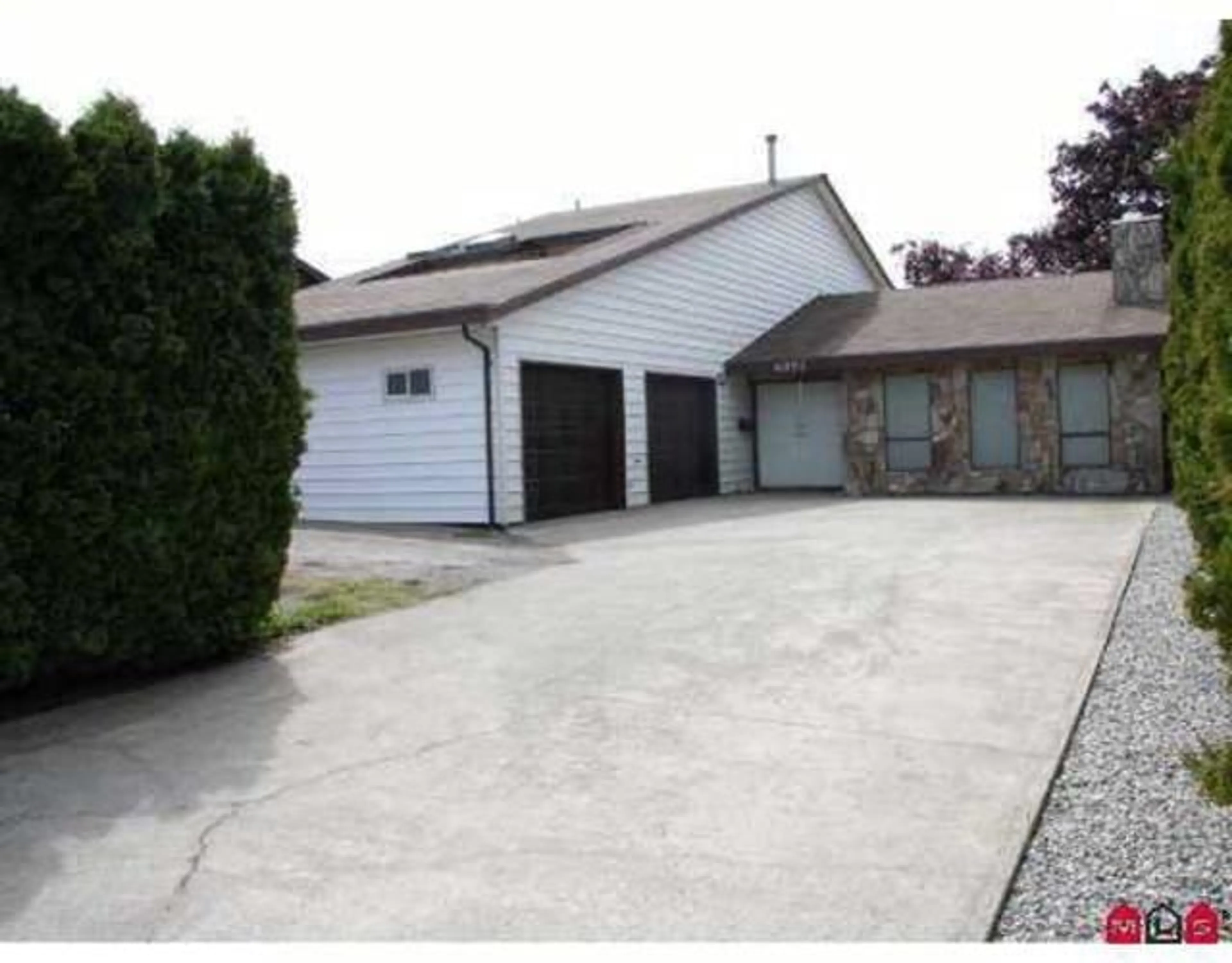 Indoor garage for 6091 172 STREET, Surrey British Columbia V3S4Y2