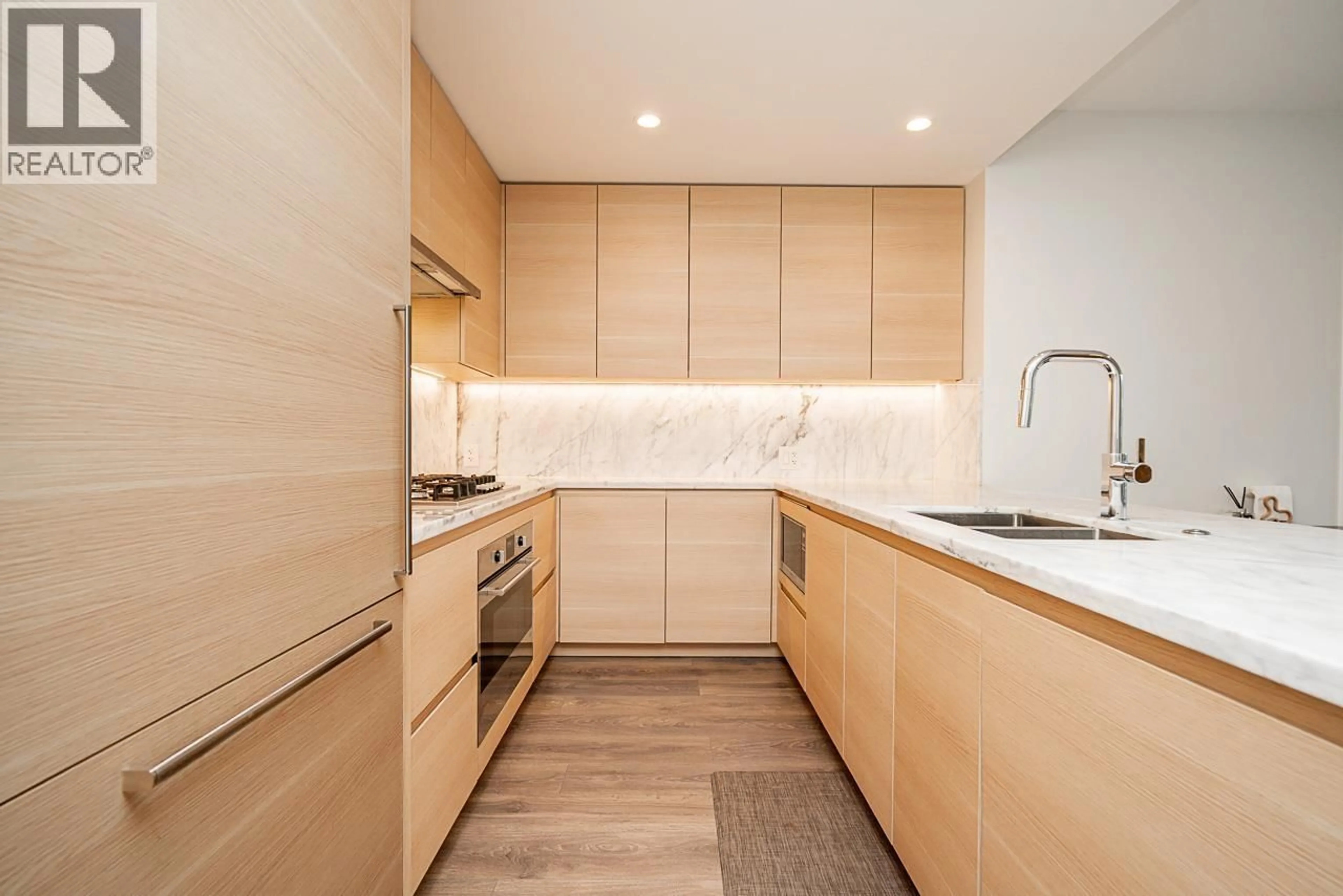 Standard kitchen, wood/laminate floor for 901 - 305 MORRISSEY ROAD, Port Moody British Columbia V3H0M3