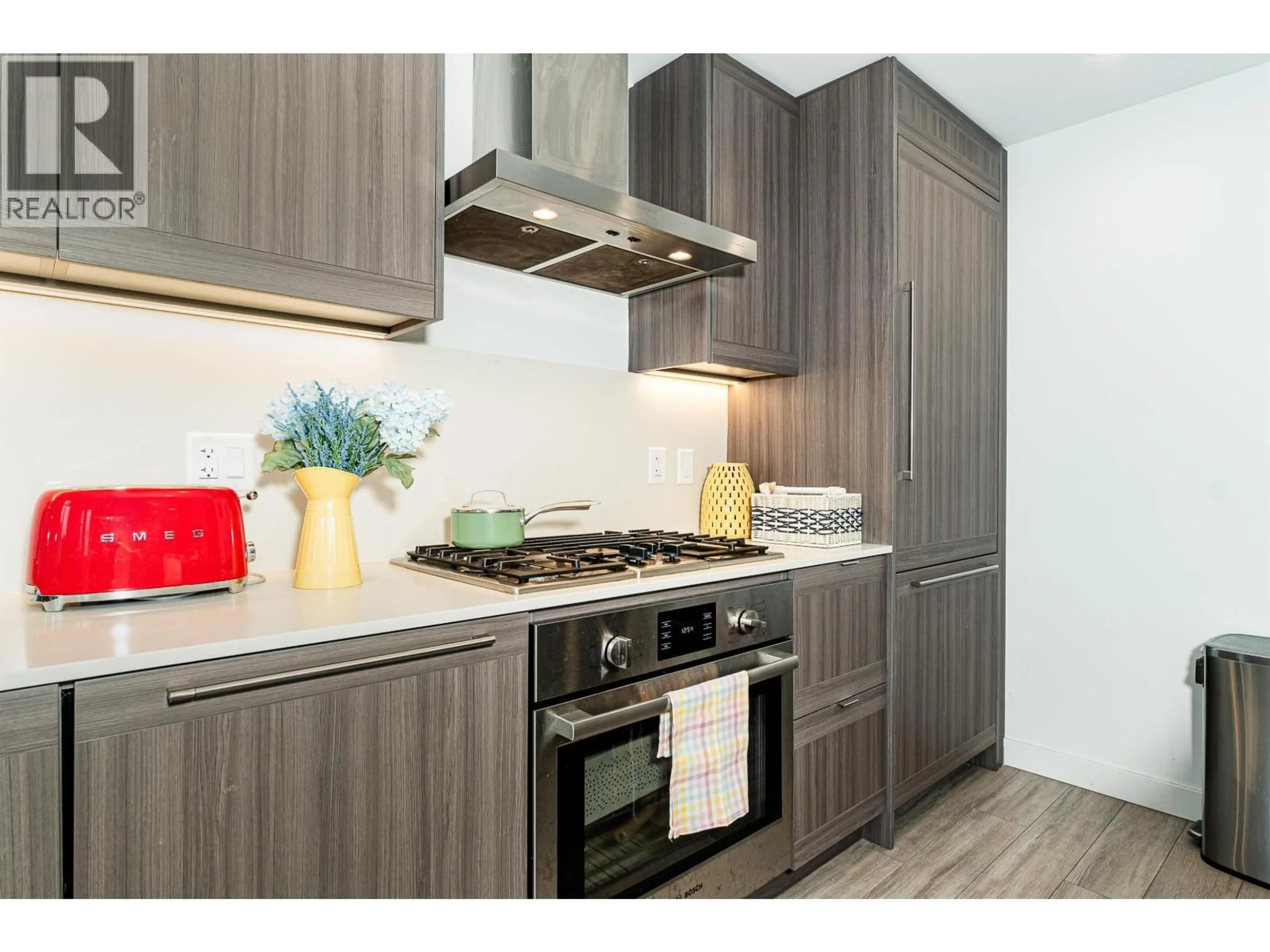 Standard kitchen, wood/laminate floor for 1607 - 2351 BETA AVENUE, Burnaby British Columbia V5C0M2