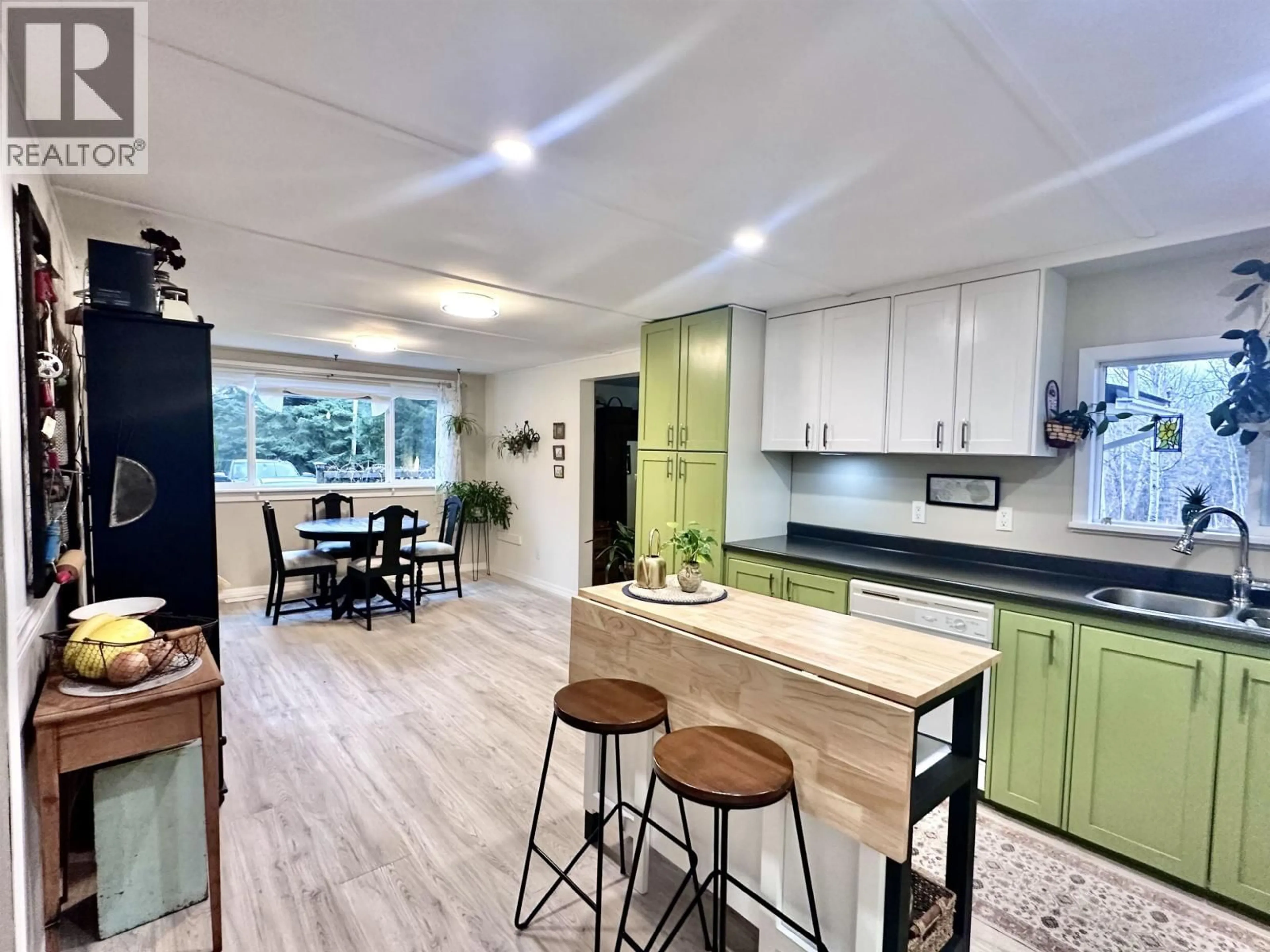 Open concept kitchen, unknown for 310 MOUNTAIN VIEW ROAD, McBride British Columbia V0J2E0