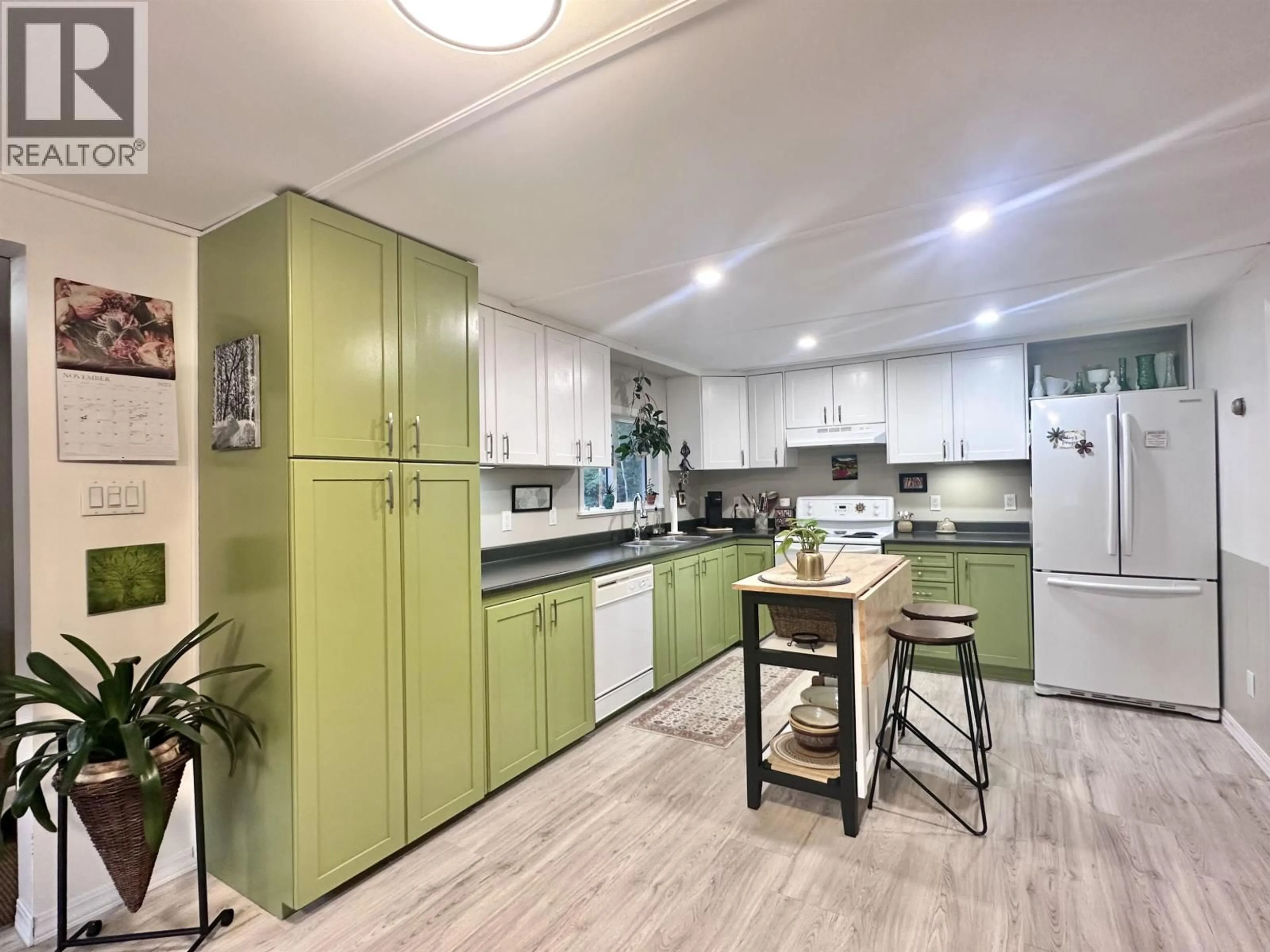 Open concept kitchen, unknown for 310 MOUNTAIN VIEW ROAD, McBride British Columbia V0J2E0