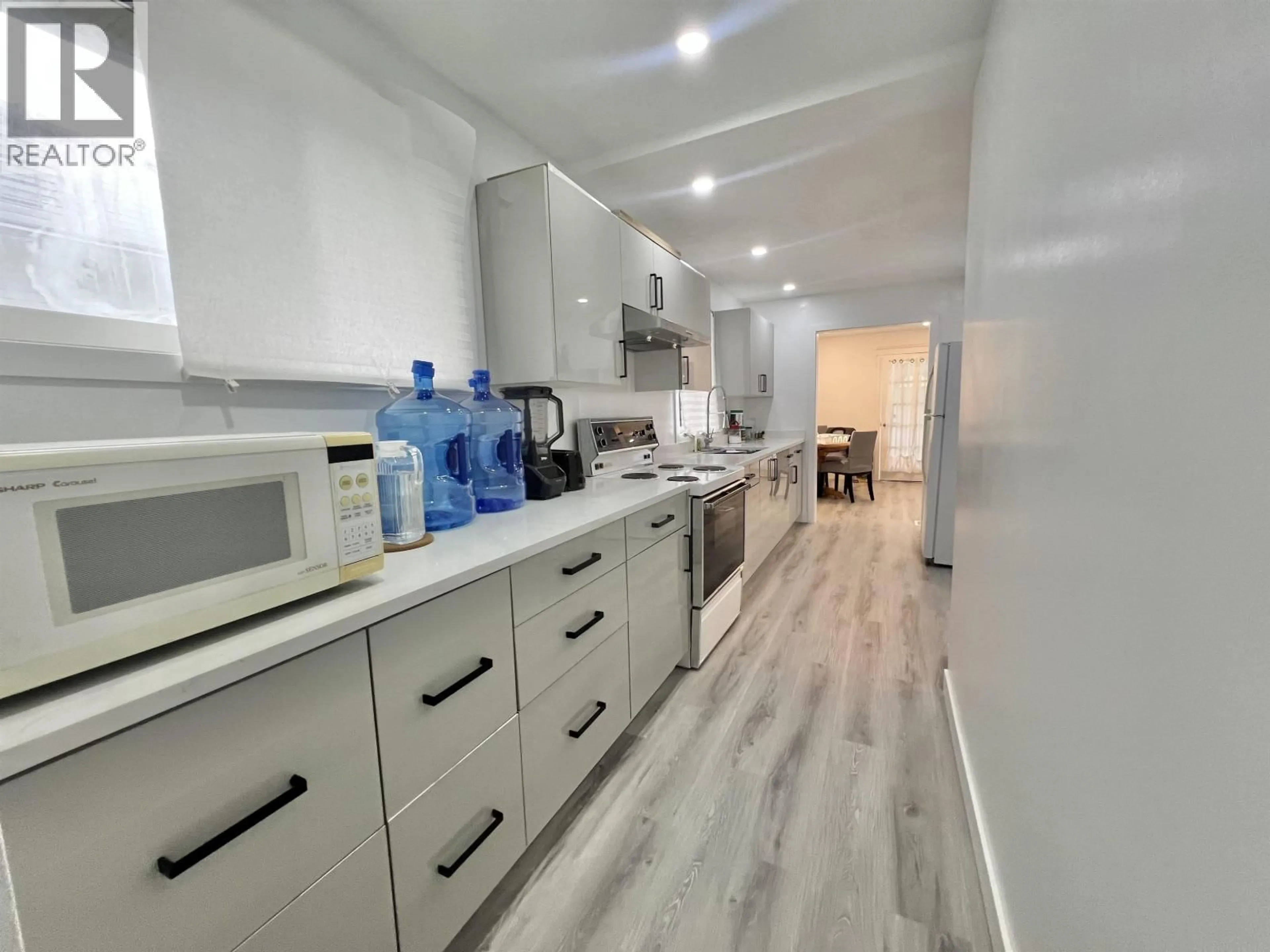 Kitchen with laundary machines, unknown for 1532 8TH AVENUE, Prince Rupert British Columbia V8J2P1