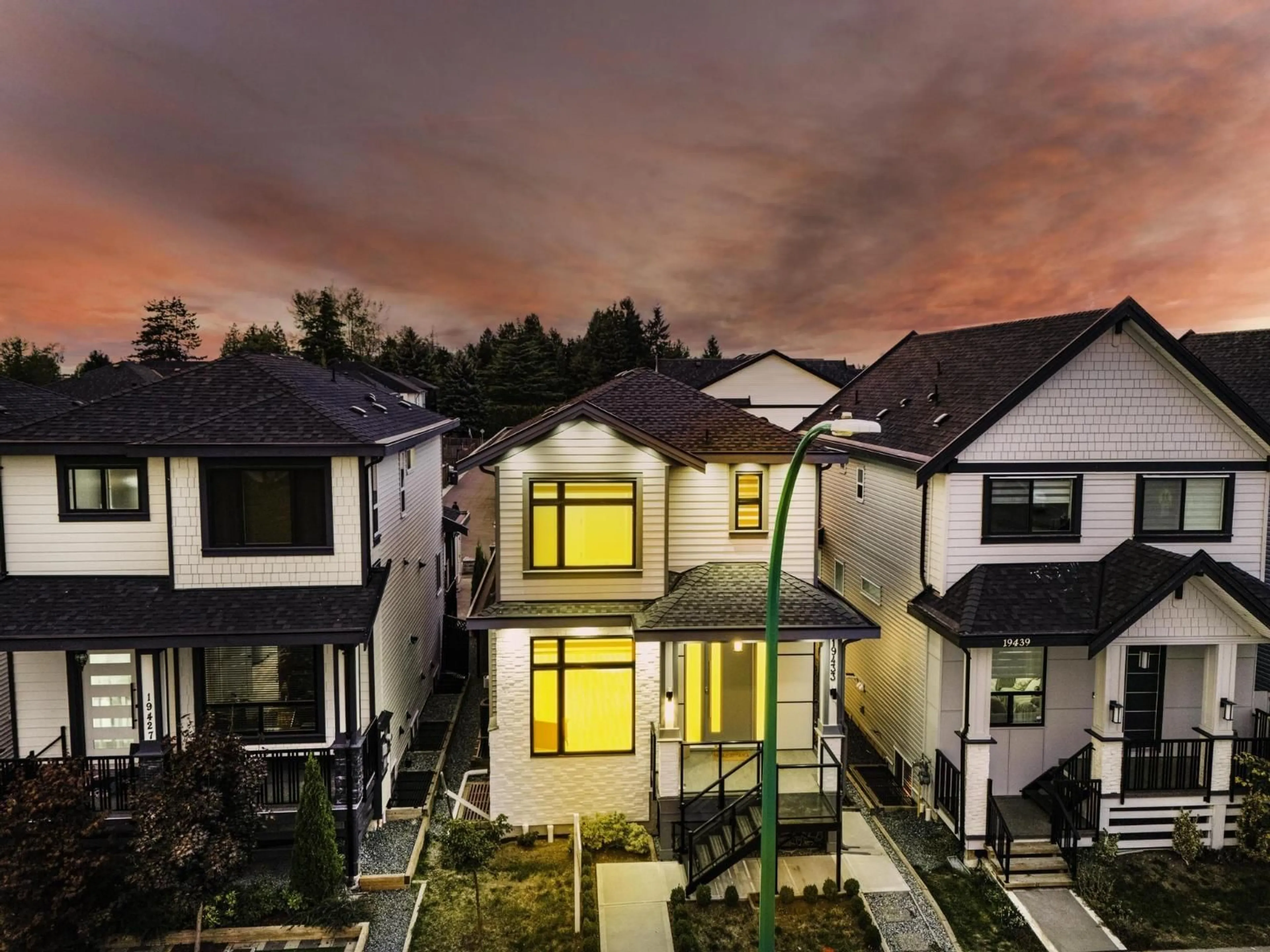 A pic from outside/outdoor area/front of a property/back of a property/a pic from drone, mountain view for 19433 70 AVENUE, Surrey British Columbia V4N1N2