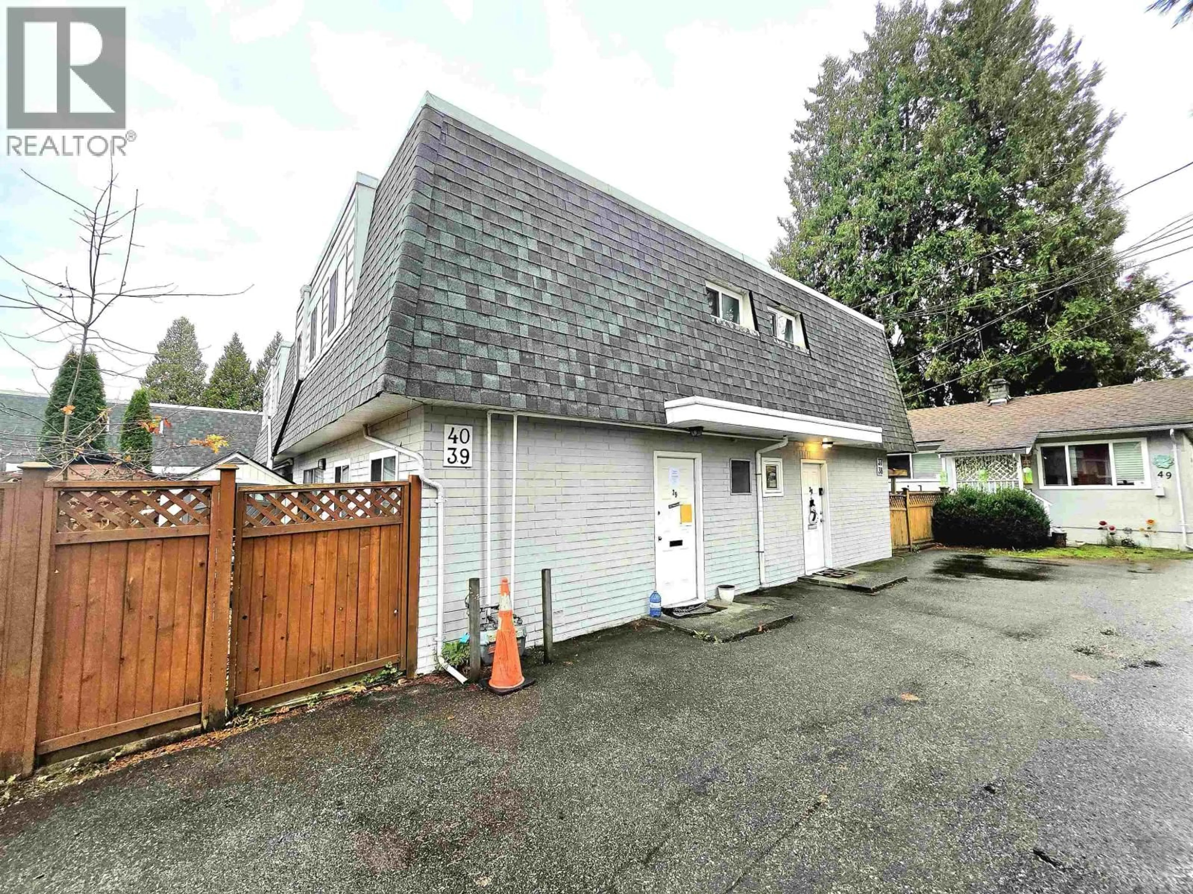 A pic from outside/outdoor area/front of a property/back of a property/a pic from drone, street for 39 - 21555 DEWDNEY TRUNK ROAD, Maple Ridge British Columbia V2X3G6