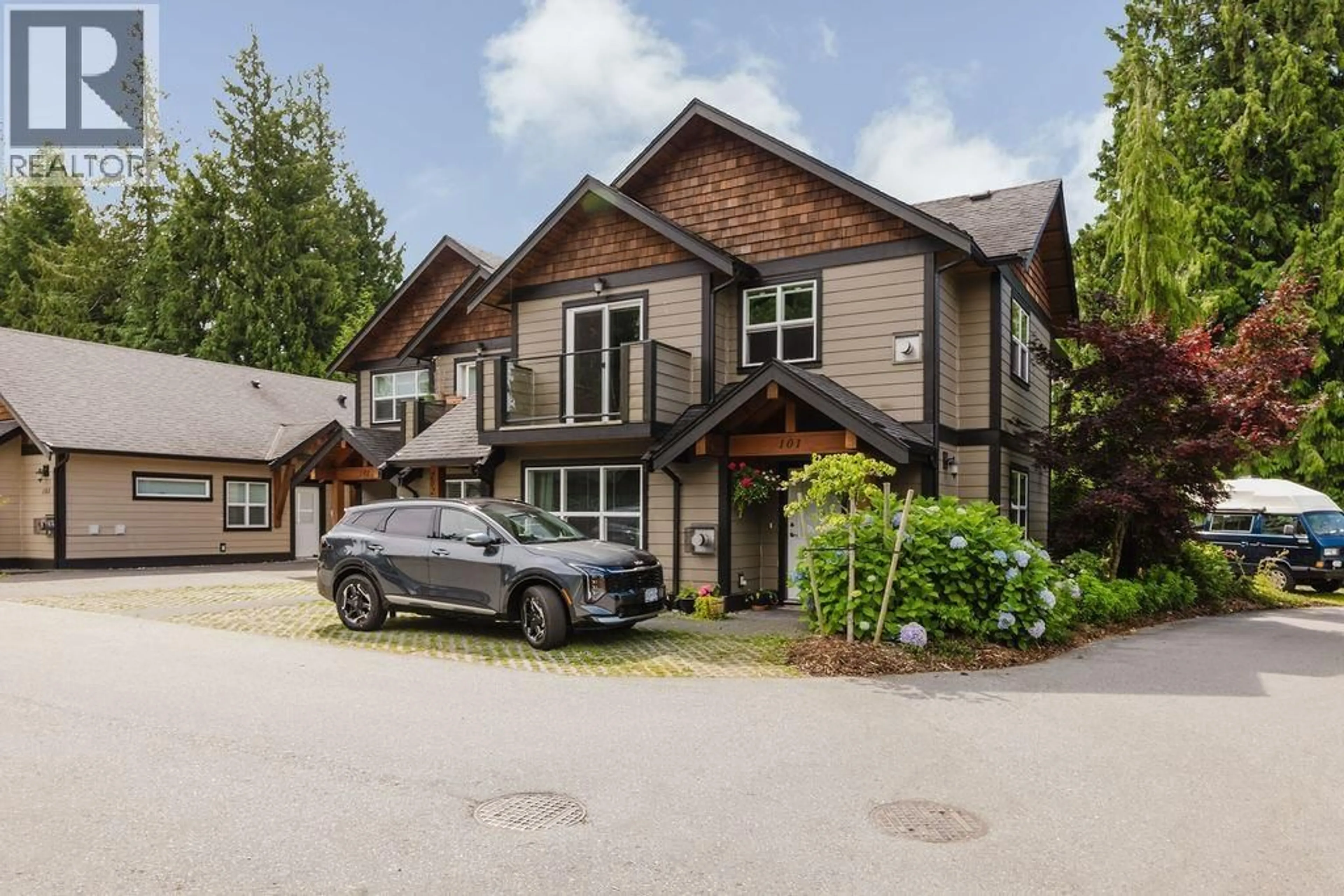 Unknown for 201 - 518 SHAW ROAD, Gibsons British Columbia V0N1V8