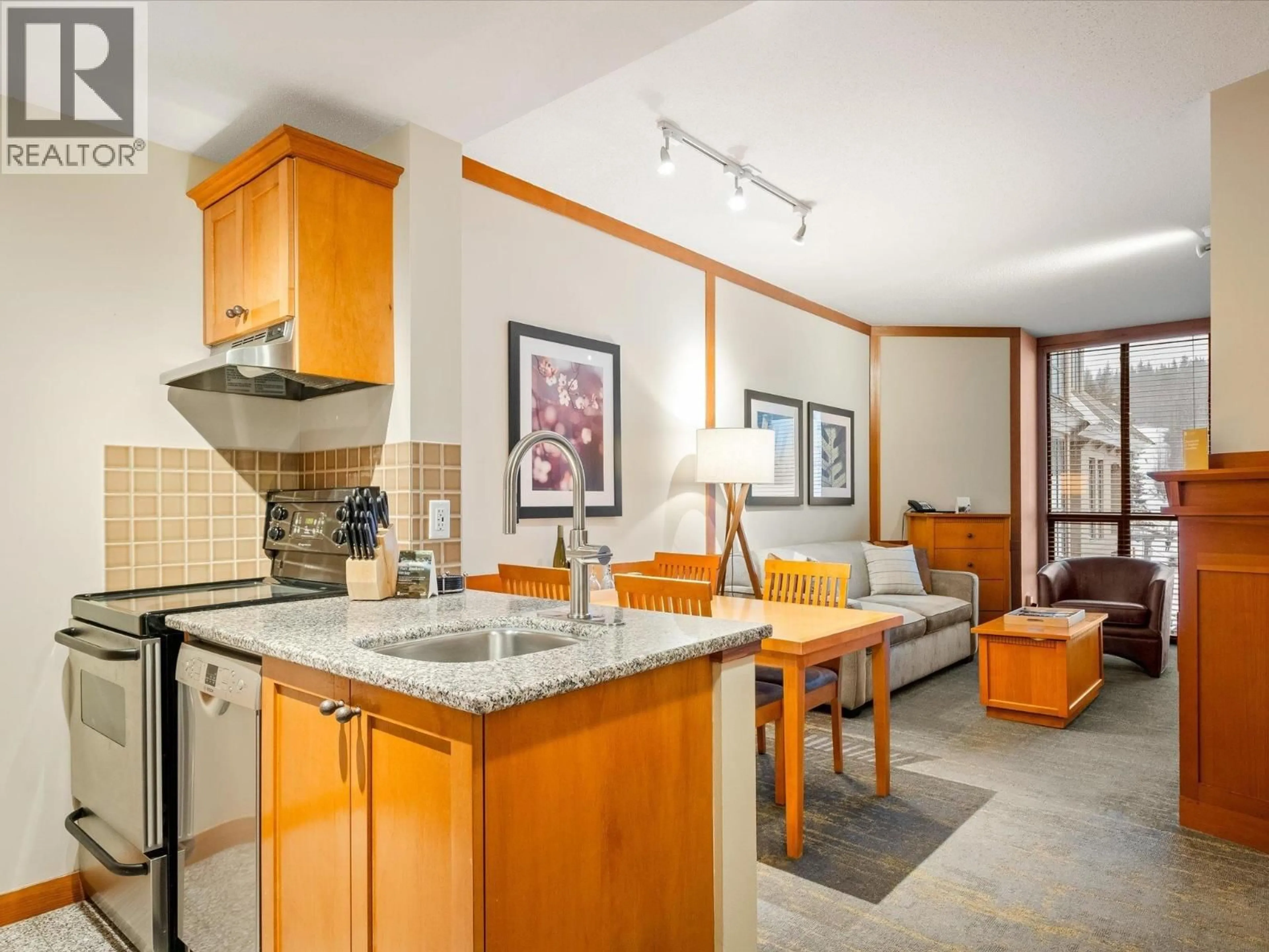 Standard kitchen, ceramic/tile floor for 602 - 4320 SUNDIAL CRESCENT, Whistler British Columbia V8E1G6