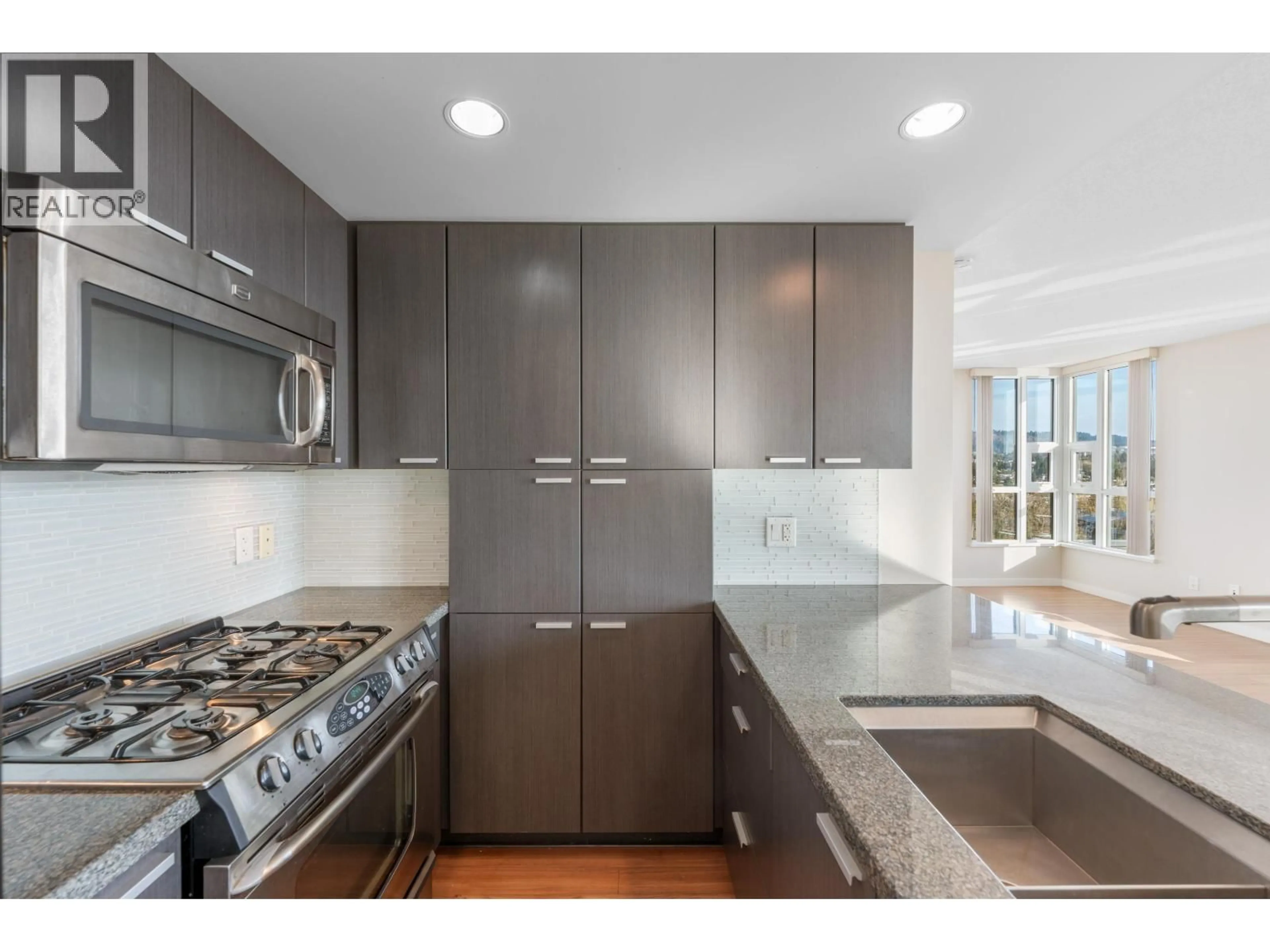 Unknown for 1606 - 2232 DOUGLAS ROAD, Burnaby British Columbia V5C0G9