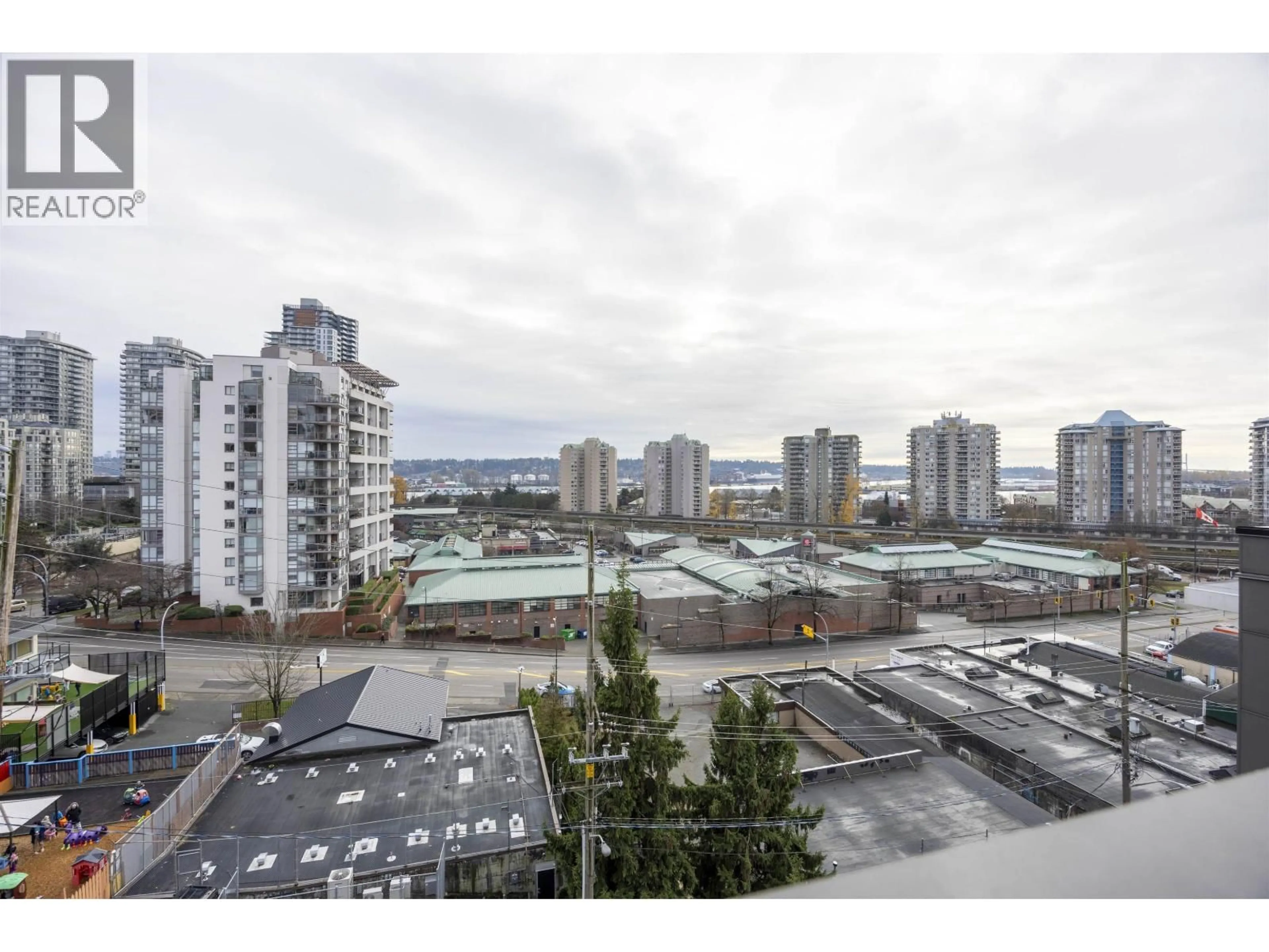 A pic from outside/outdoor area/front of a property/back of a property/a pic from drone, city buildings view from balcony for 405 - 1012 AUCKLAND STREET, New Westminster British Columbia V3M0M3