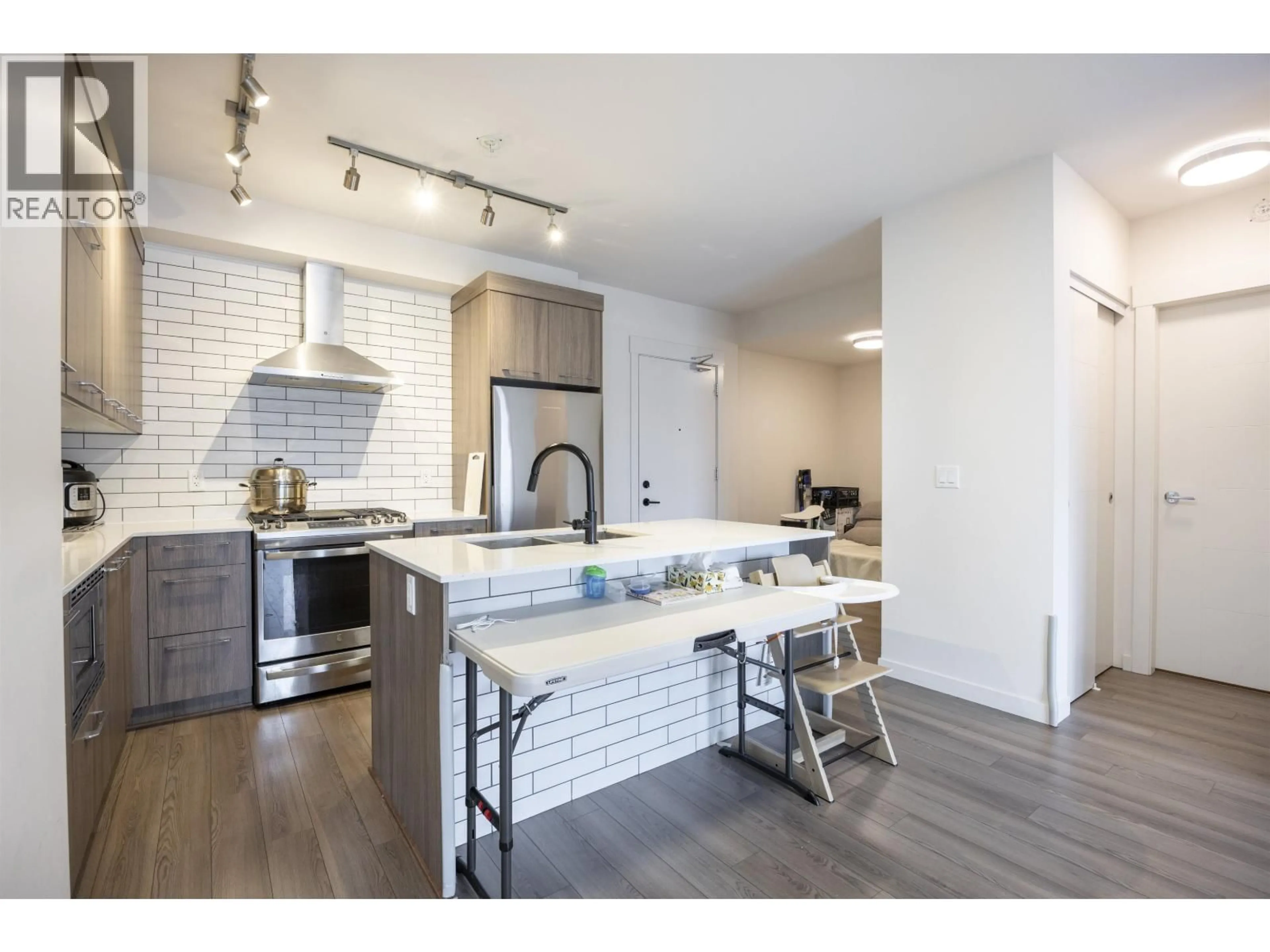 Open concept kitchen, unknown for 405 - 1012 AUCKLAND STREET, New Westminster British Columbia V3M0M3